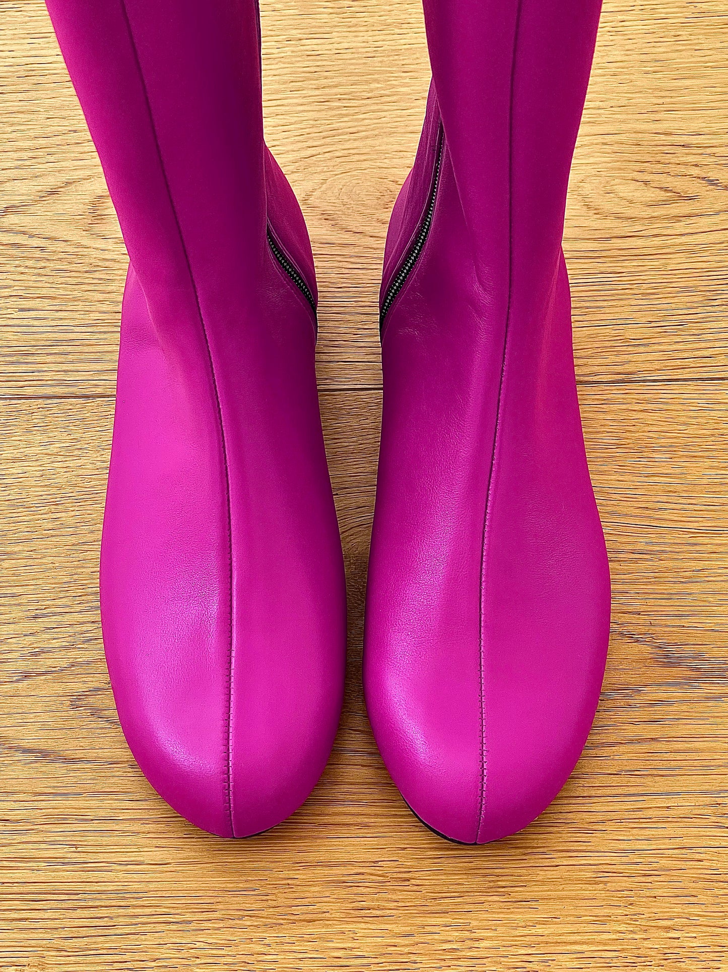 JONAS LEDER FUCHSIA