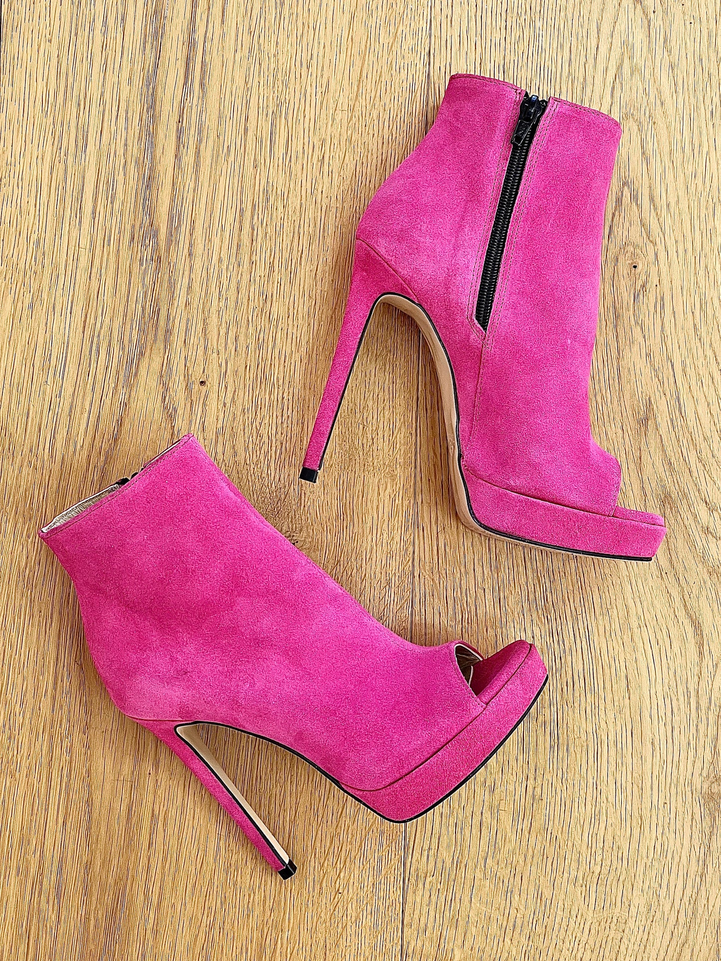 FUCHSIA WILDLEDER LONDON