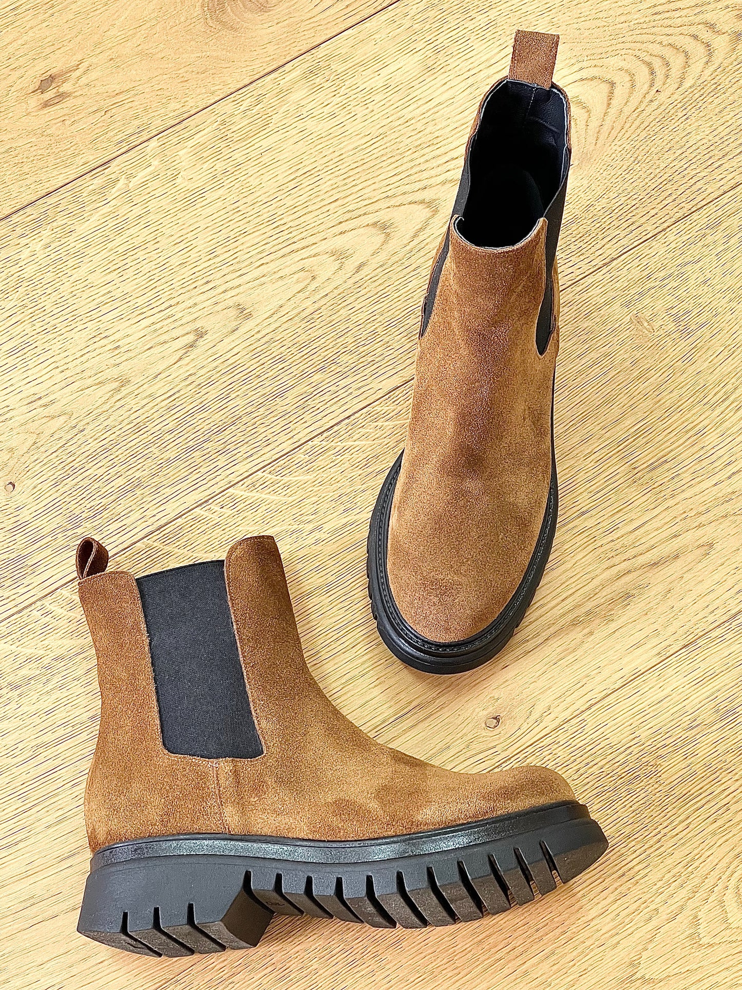 KAREN COGNAC WILDLEDER