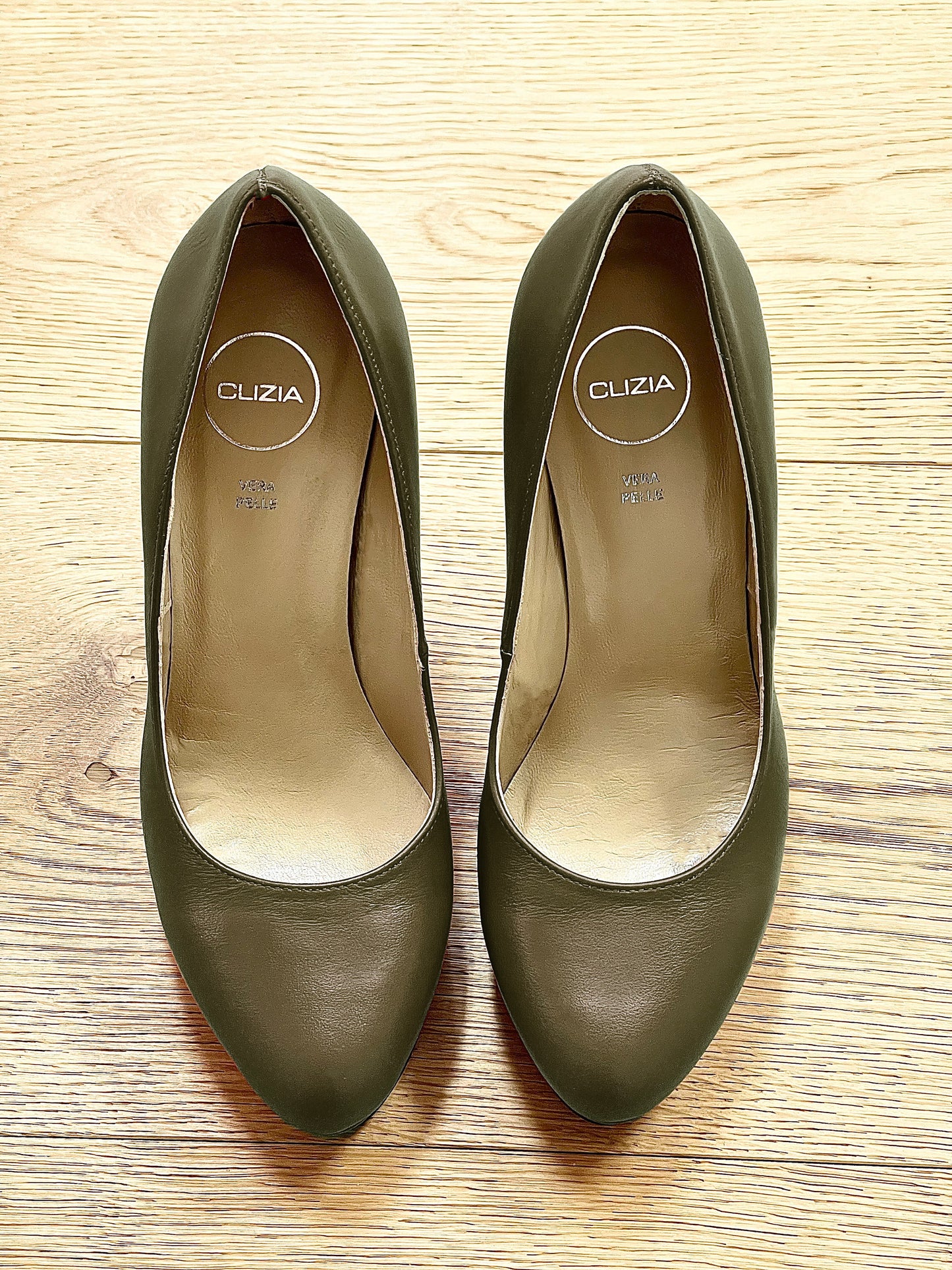 SOGAR KHAKIFARBENES LEDER