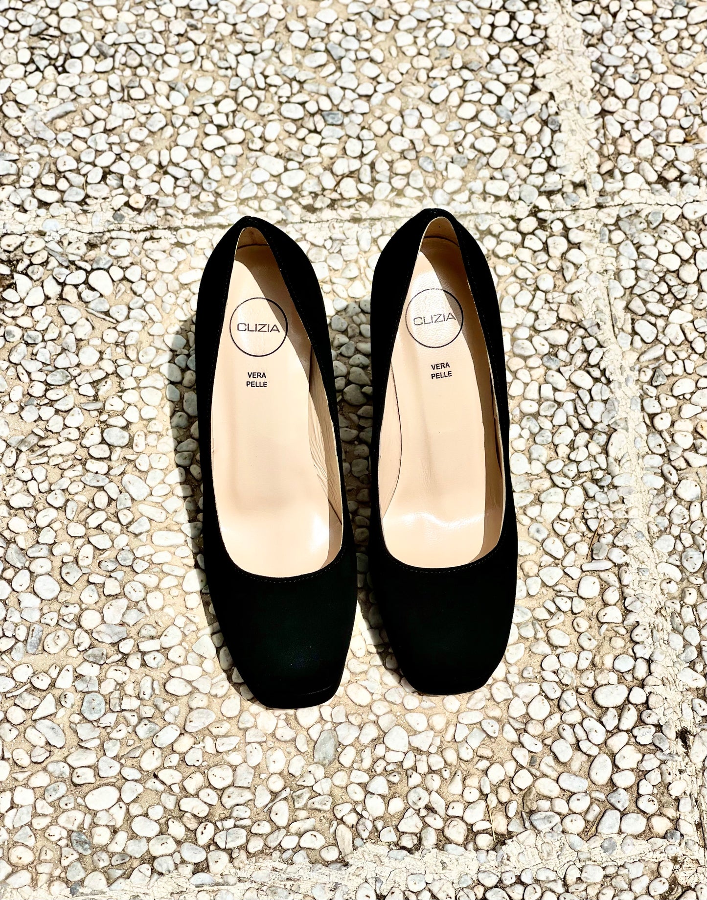 KATA AUS SCHWARZEM WILDLEDER