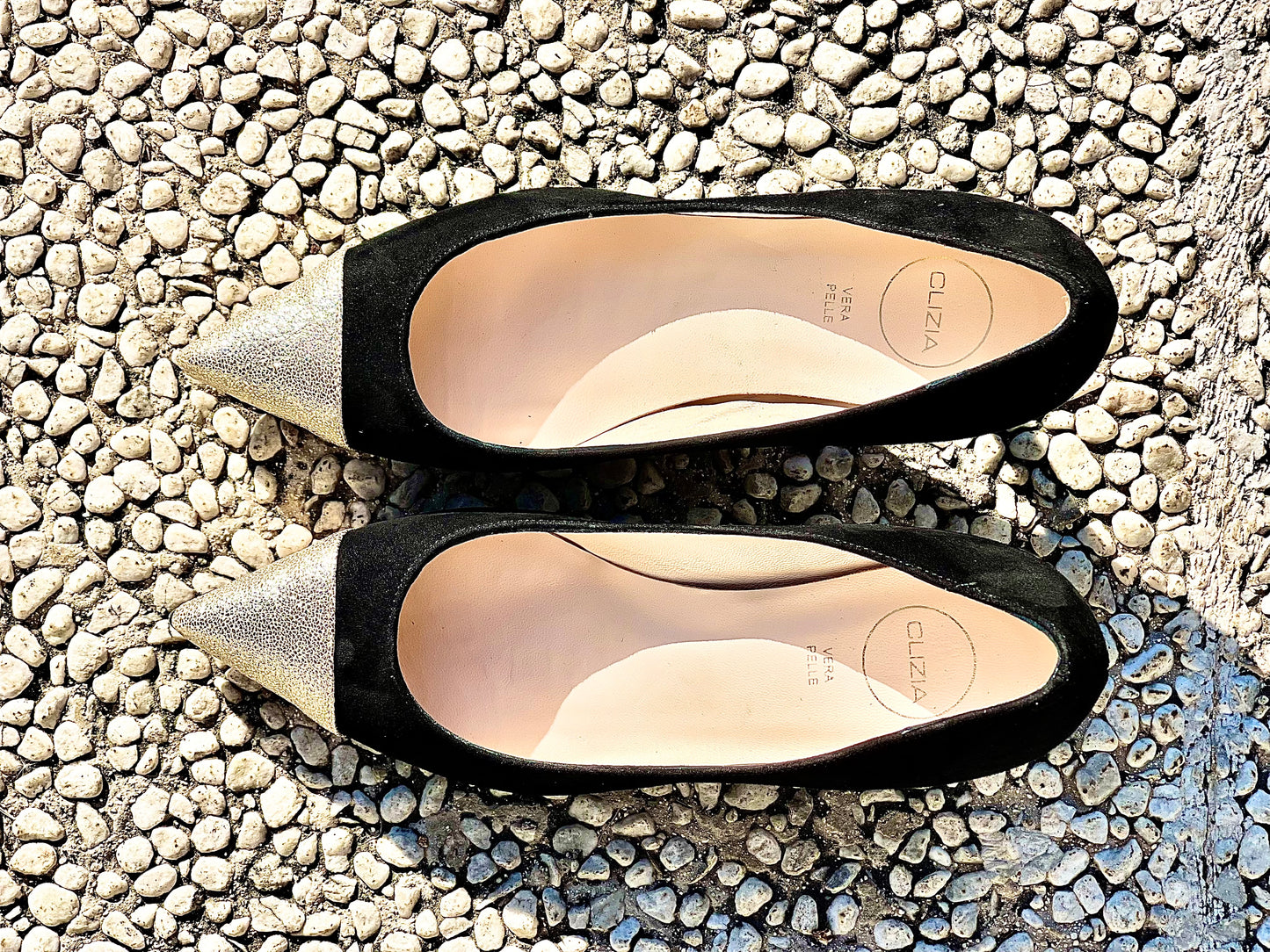 HELLES WILDLEDER SCHWARZ/GOLD