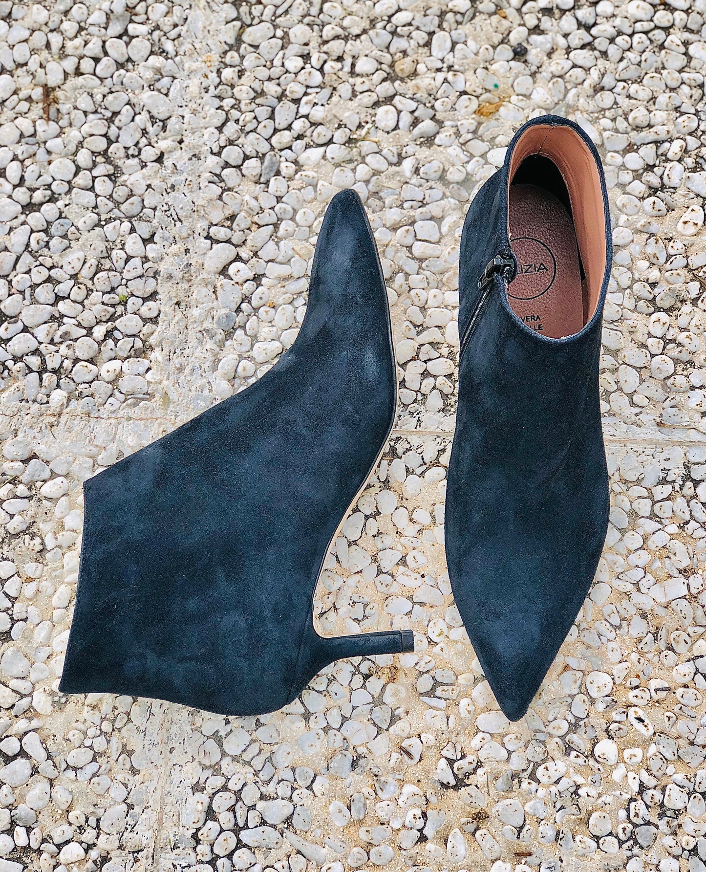 TITTEN BLAU WILDLEDER