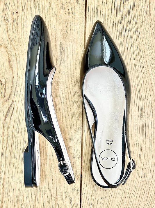 DELIA SCHWARZES LACKLEDER