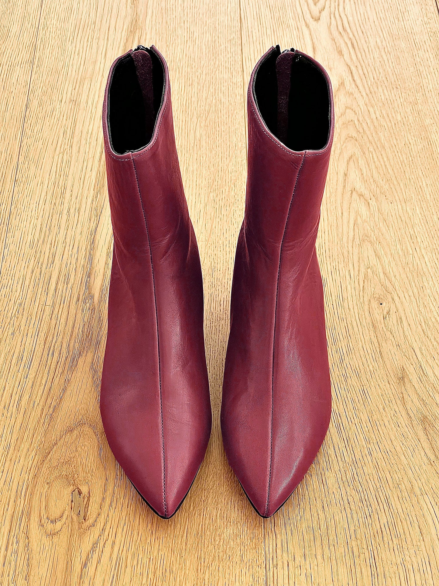 PLANET BURGUNDY LEDER