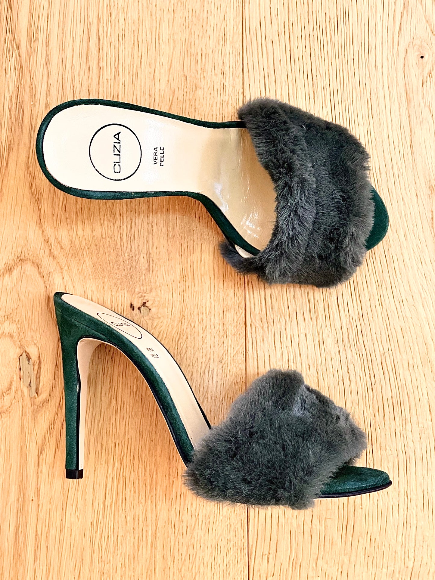 MARLA AUS GRÜNEM WILDLEDER