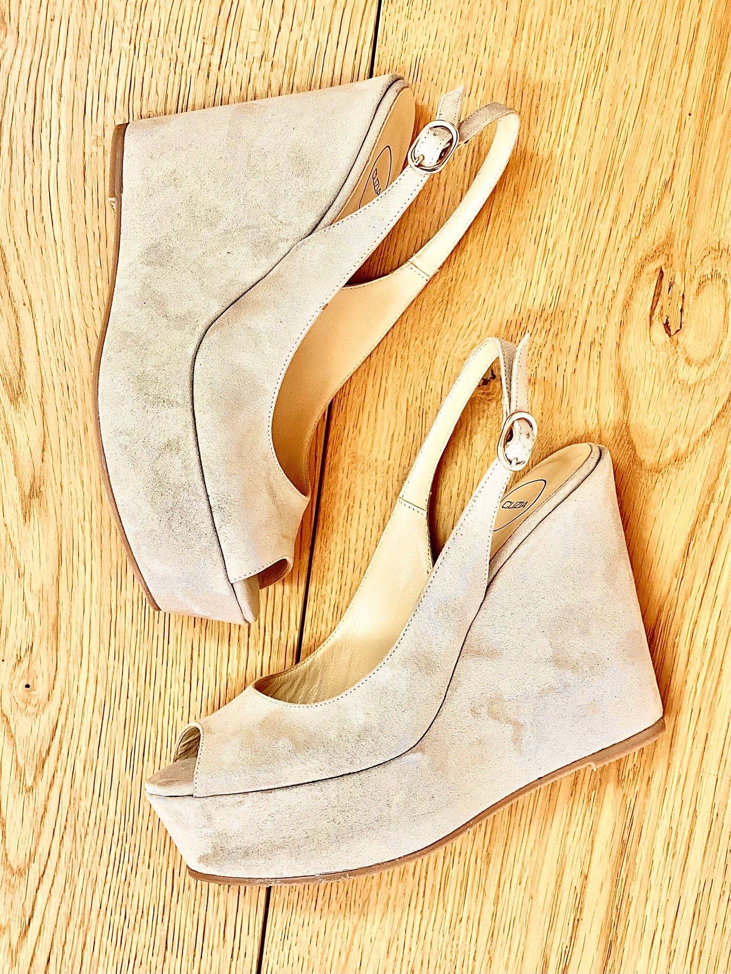 BEIGE WILDLEDER CARACAS