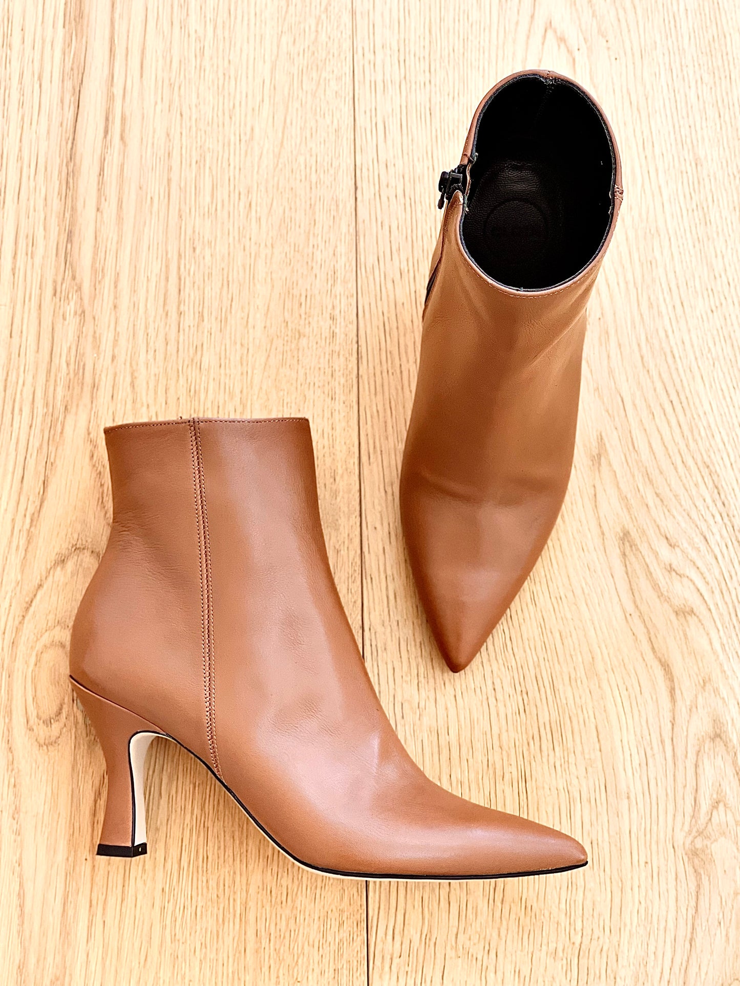 KAORI LEDER COGNAC