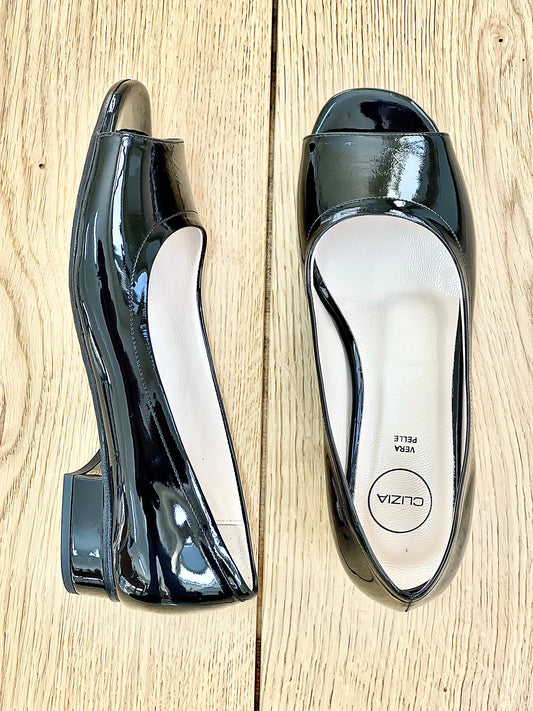 NICOLE SCHWARZES LACKLEDER