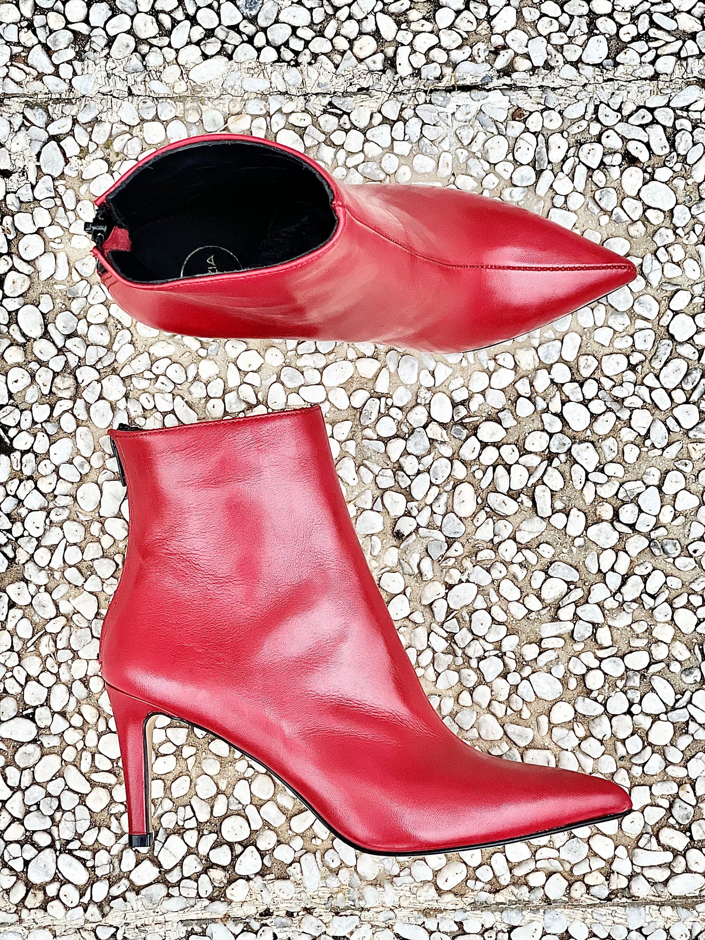 IRIS RED