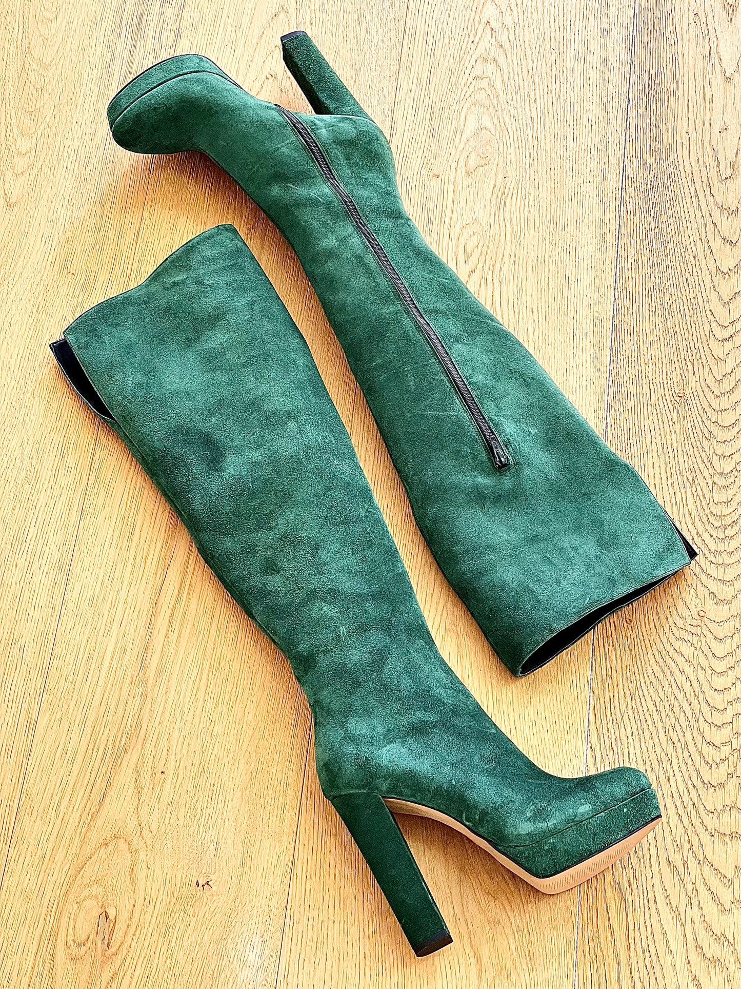 KRISTEN SUEDE FLASCHE