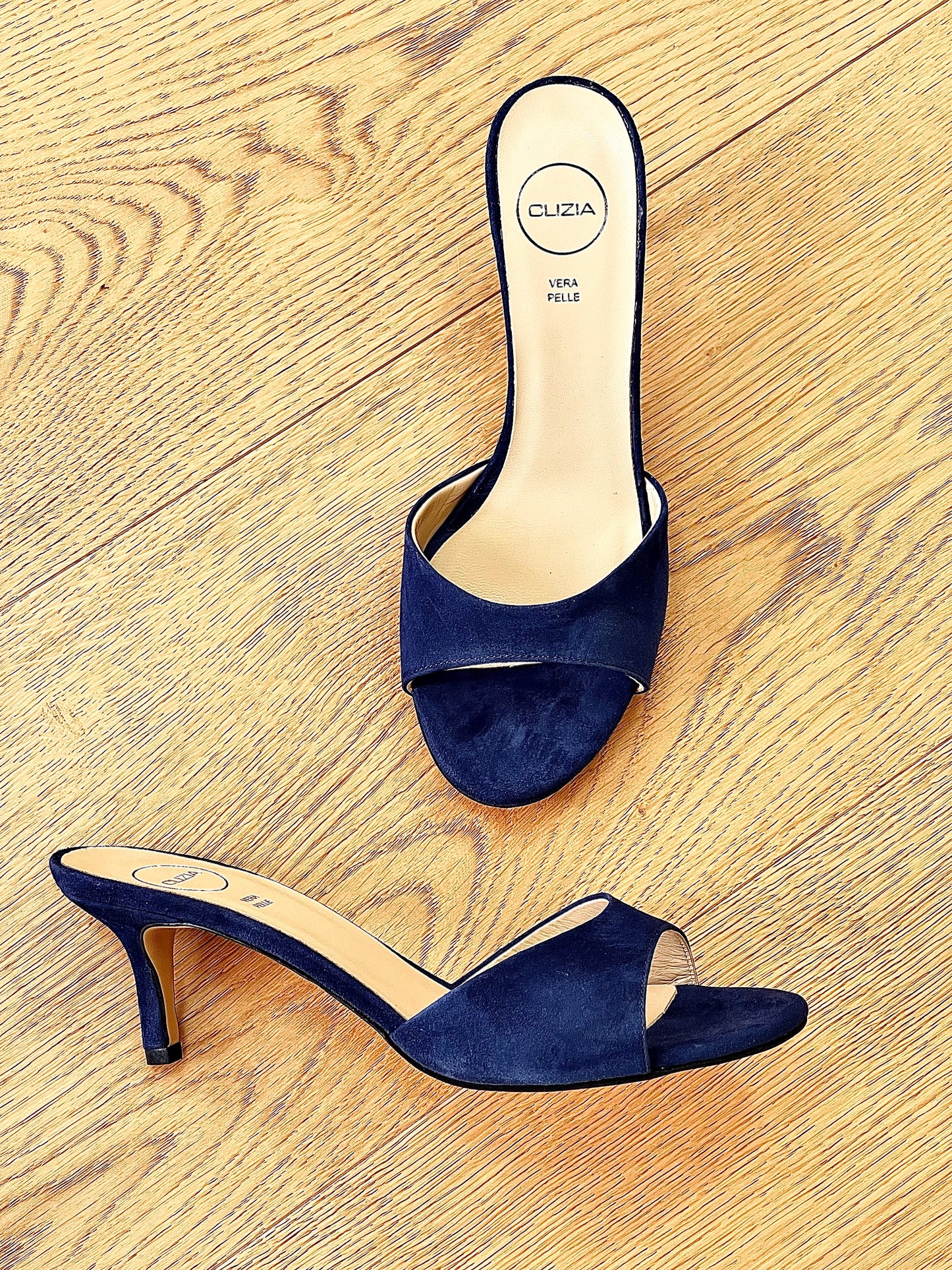 MORENA BLAU WILDLEDER