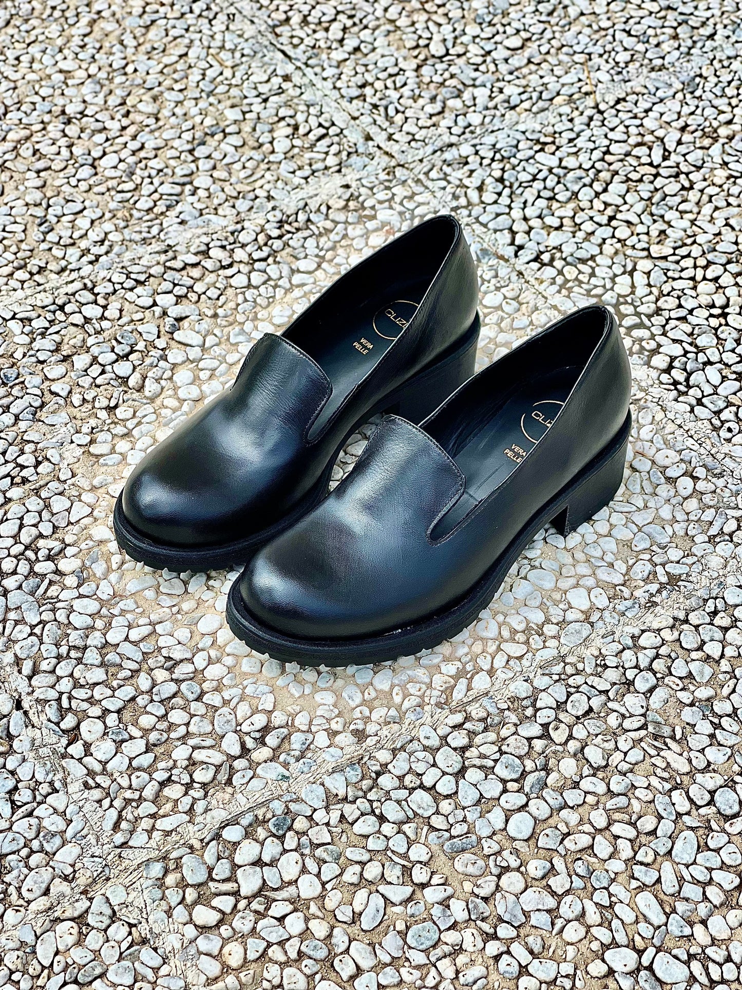 KIKO SCHWARZES LEDER