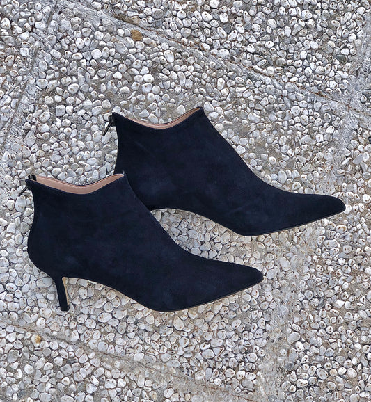 GHITA BLAU WILDLEDER