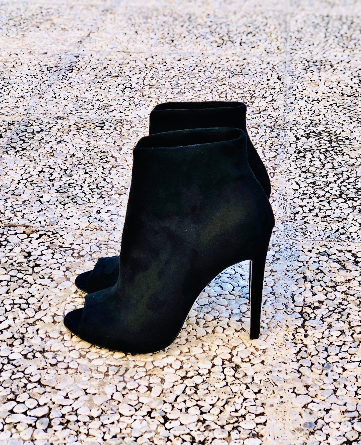 MAUVE WILDLEDER SCHWARZ