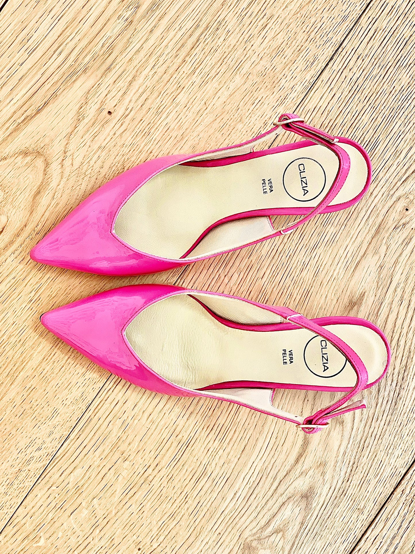 TANIA FUCHSIA LACKLEDER