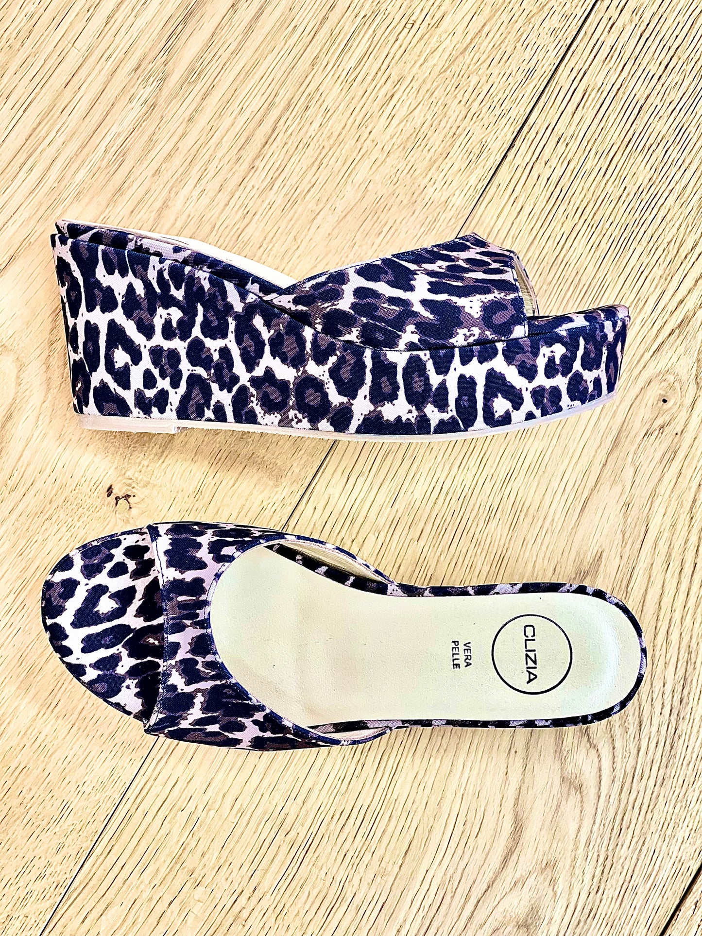 ΒΕΝΟΥΣ ΛΕΩΝ