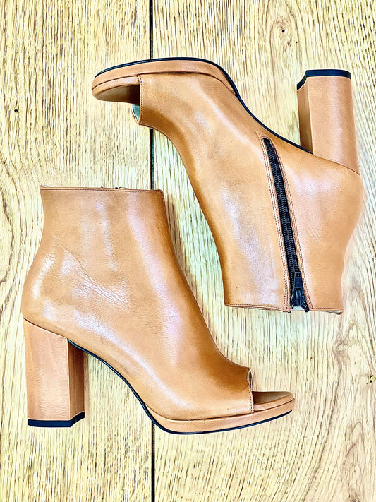 ΑΜΑΖΟΝΙΑ ΚΟΝΙΑΚ