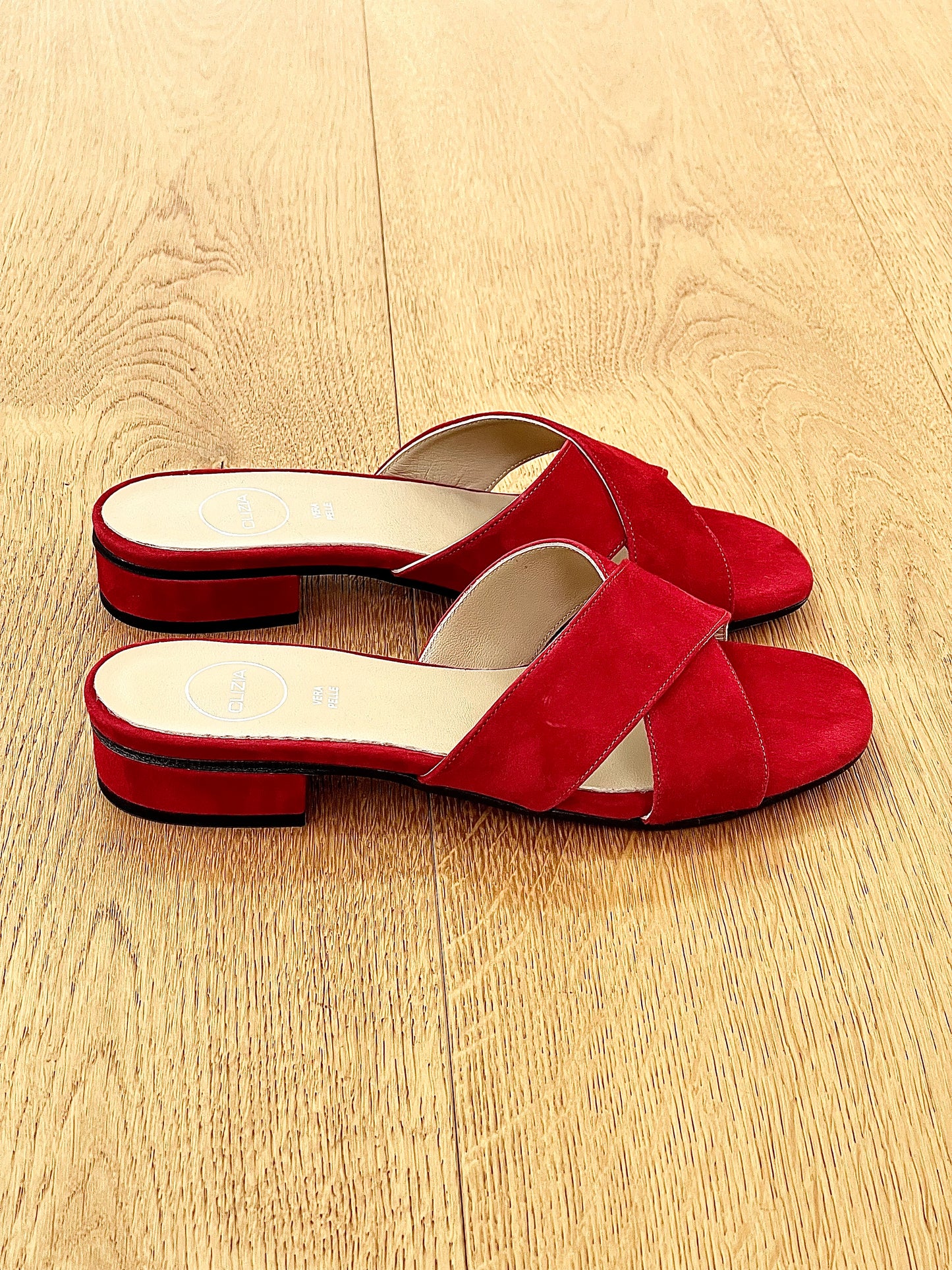 URIEL RED SUEDE