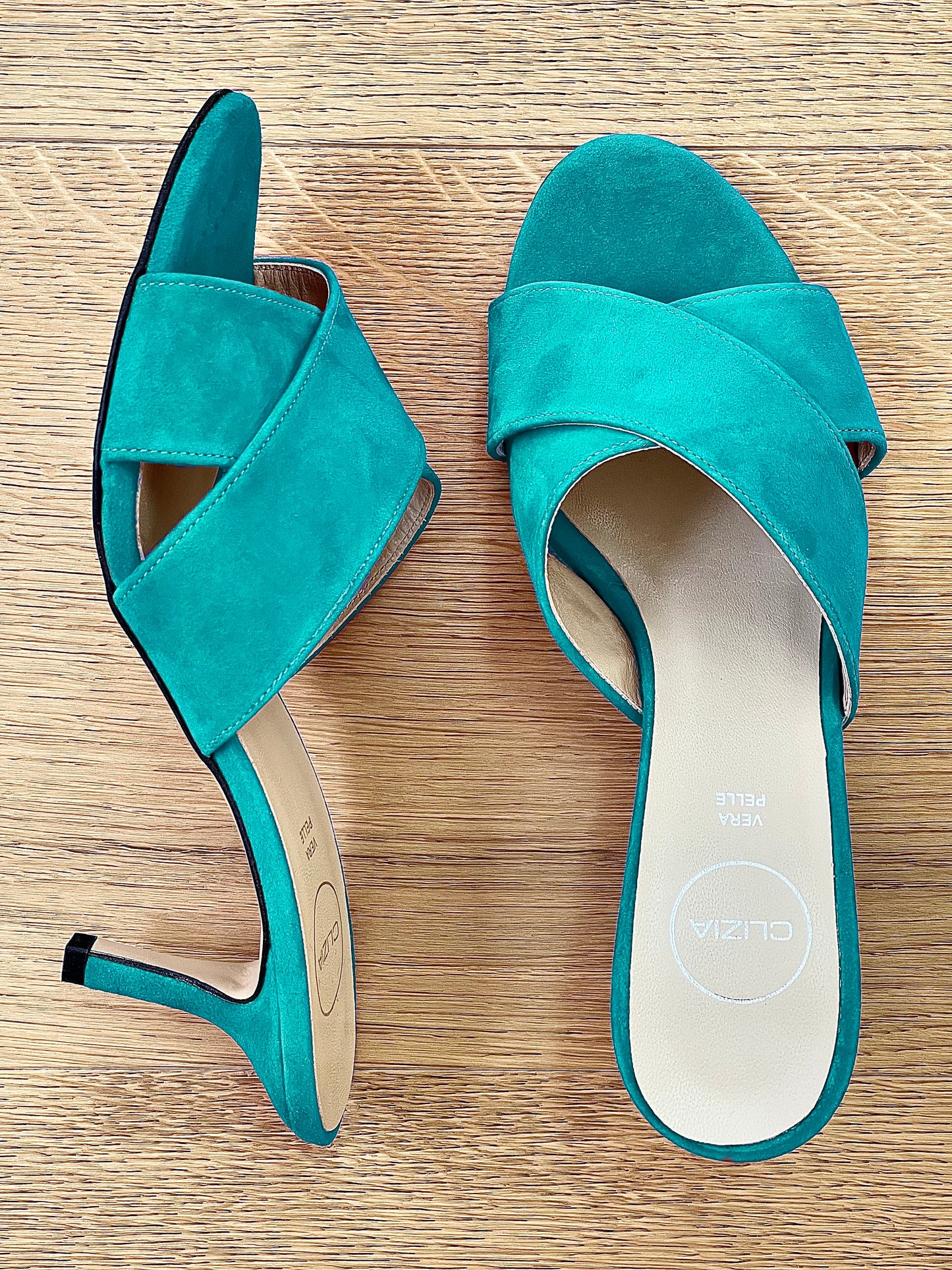 TURQUOISE SUEDE ZURI