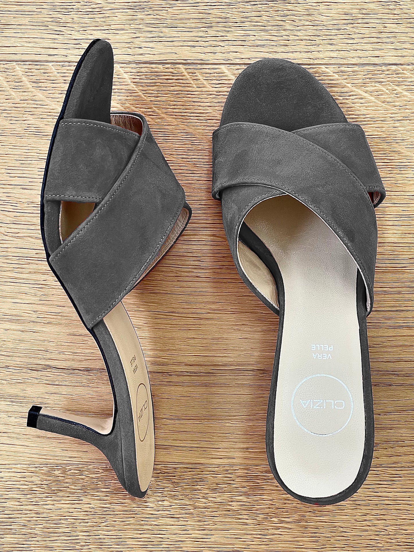 GRAY SUEDE ZURI