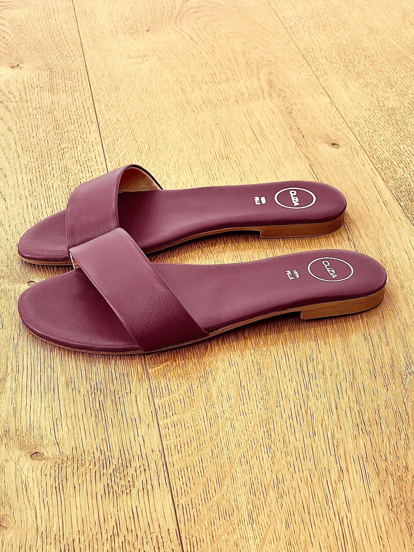 YIP BURGUNDY LEATHER