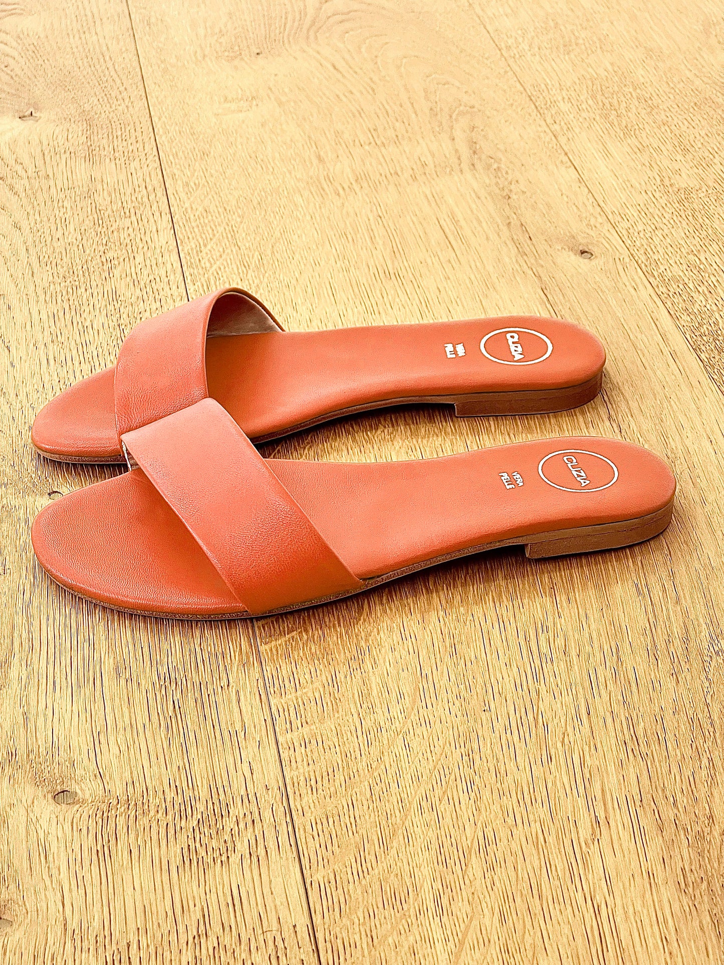 YIP ORANGE LEATHER