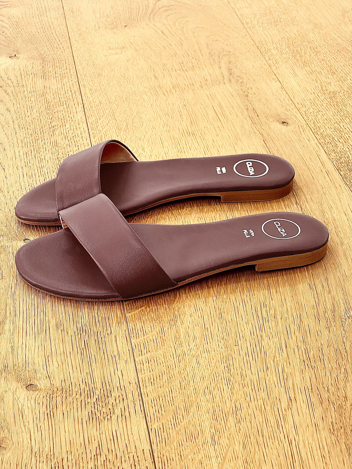 YIP BROWN LEATHER