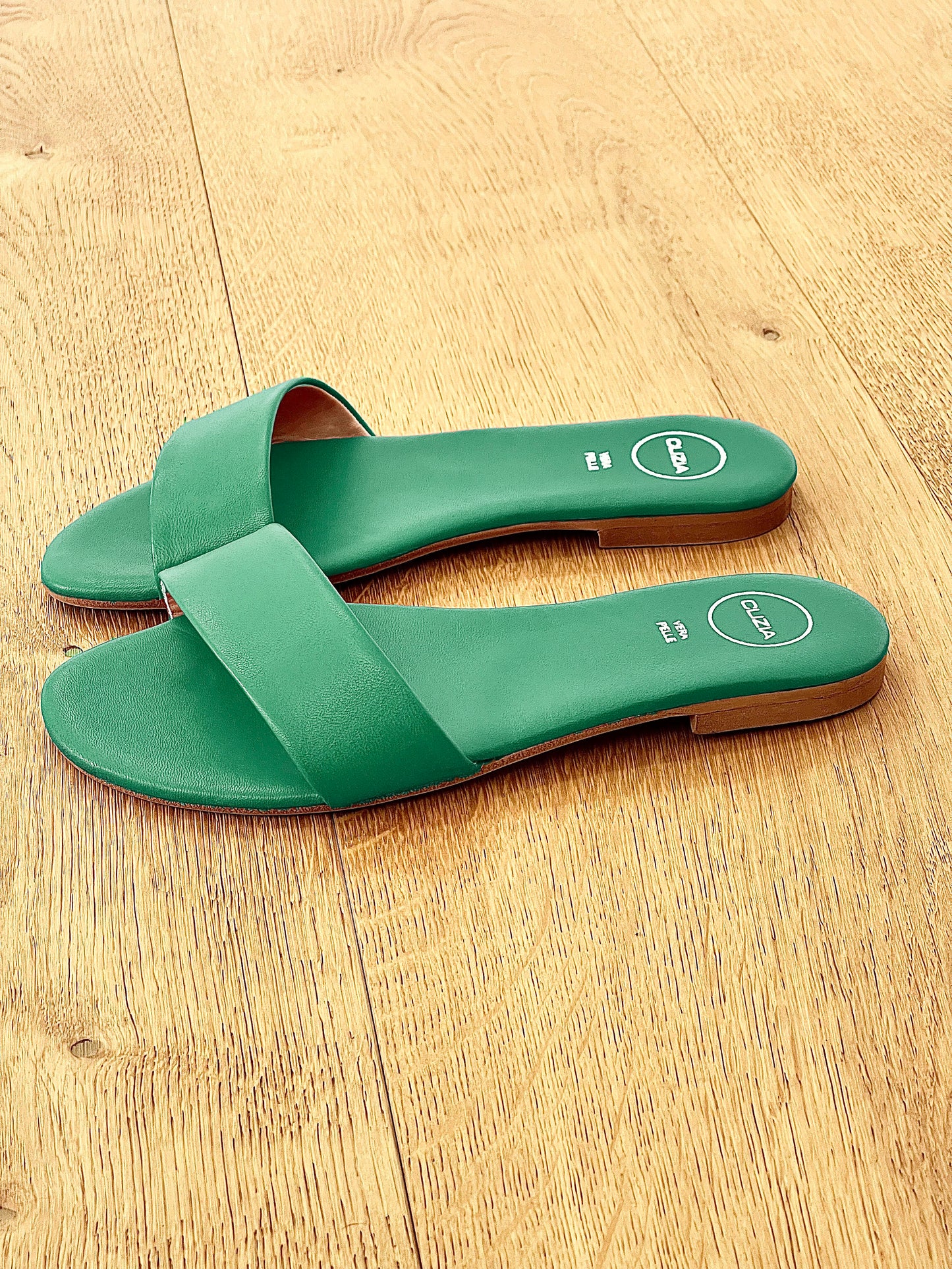 YIP GREEN LEATHER