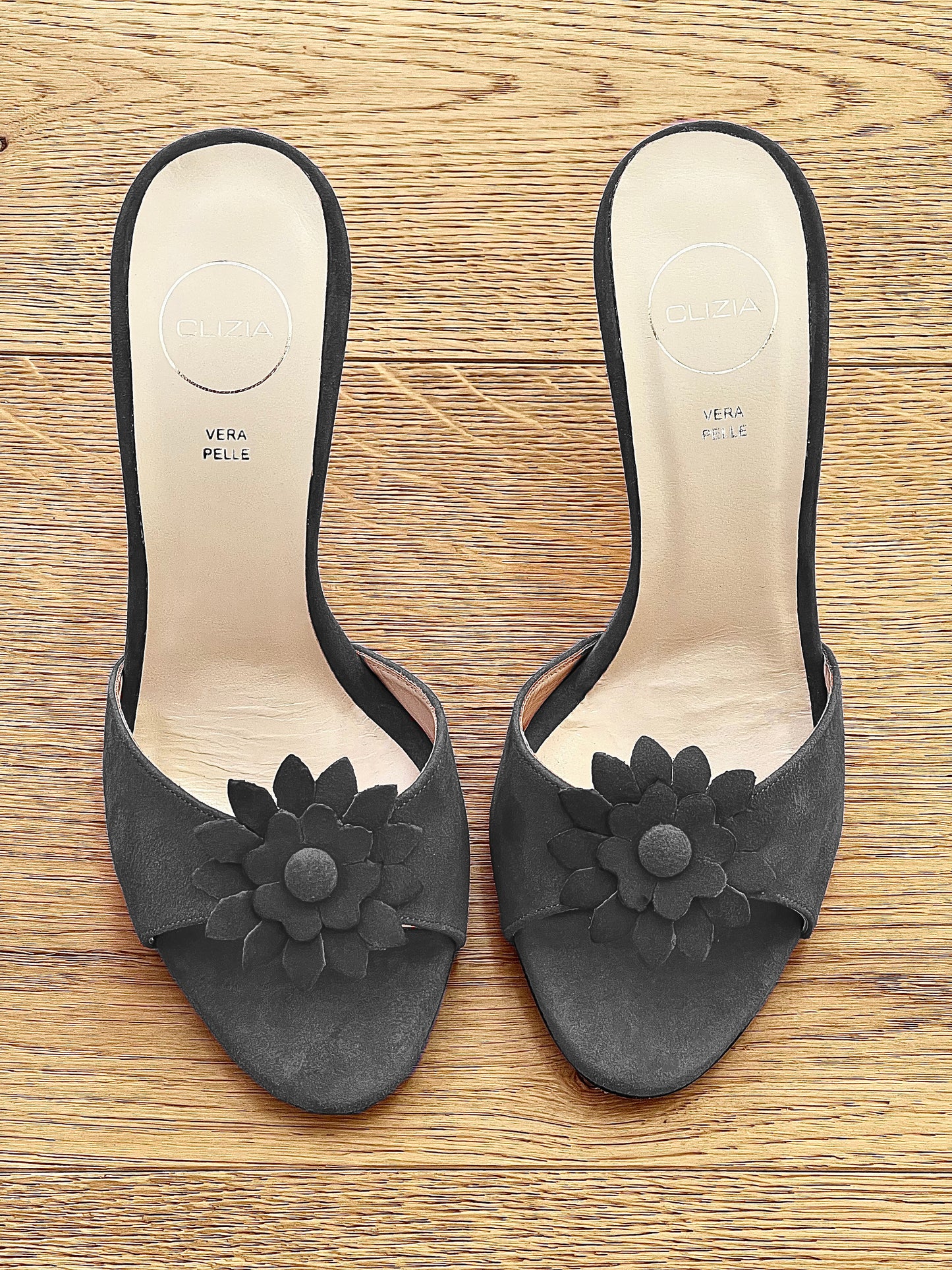 VERY GRAY SUEDE