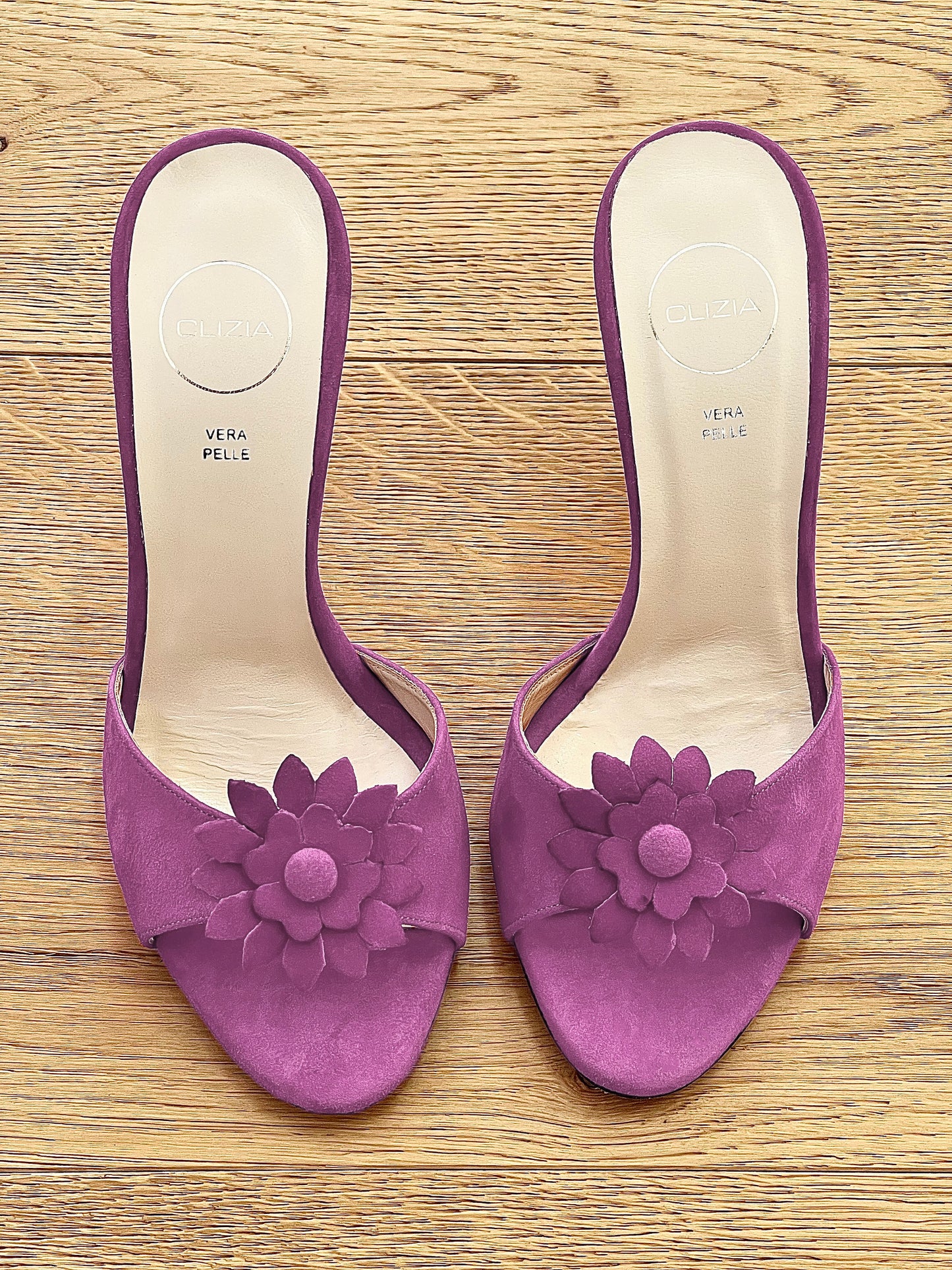 VERY LILAC SUEDE