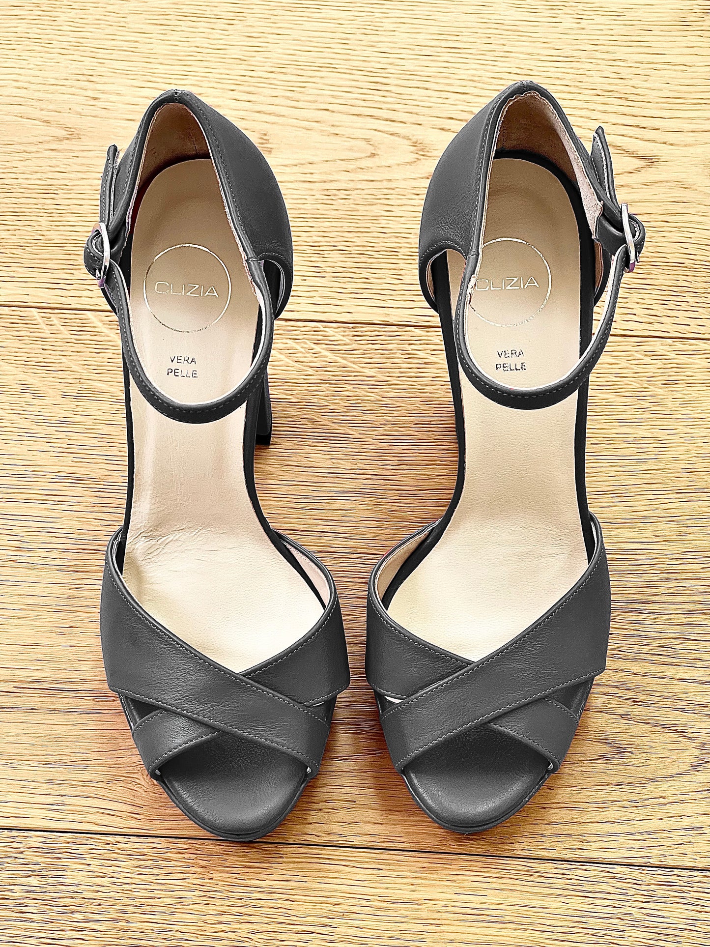 BRAIS LEATHER GRAY