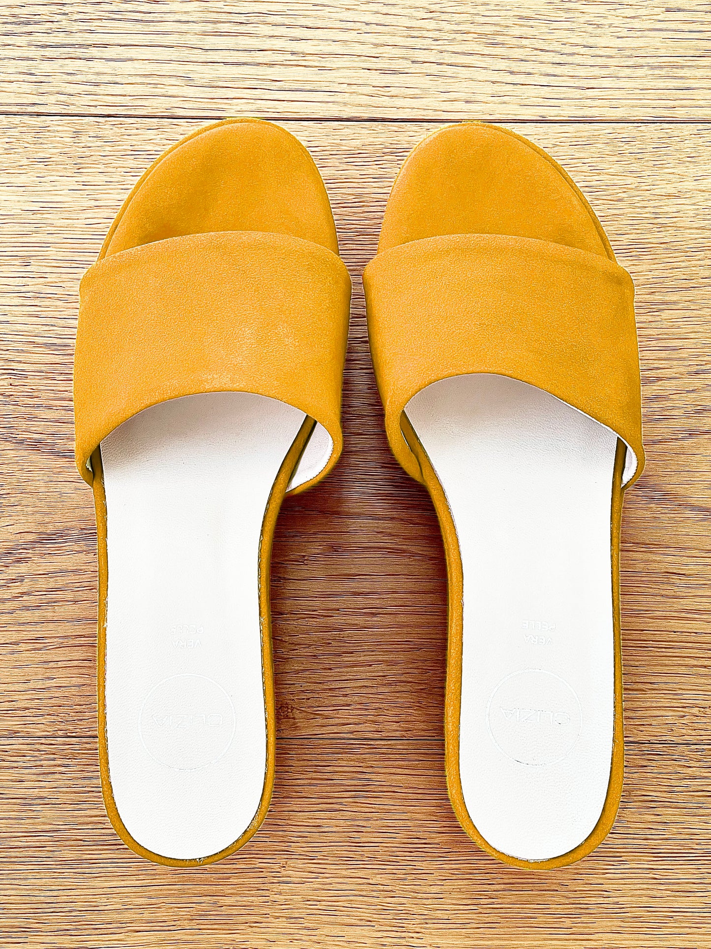 ARON YELLOW SUEDE
