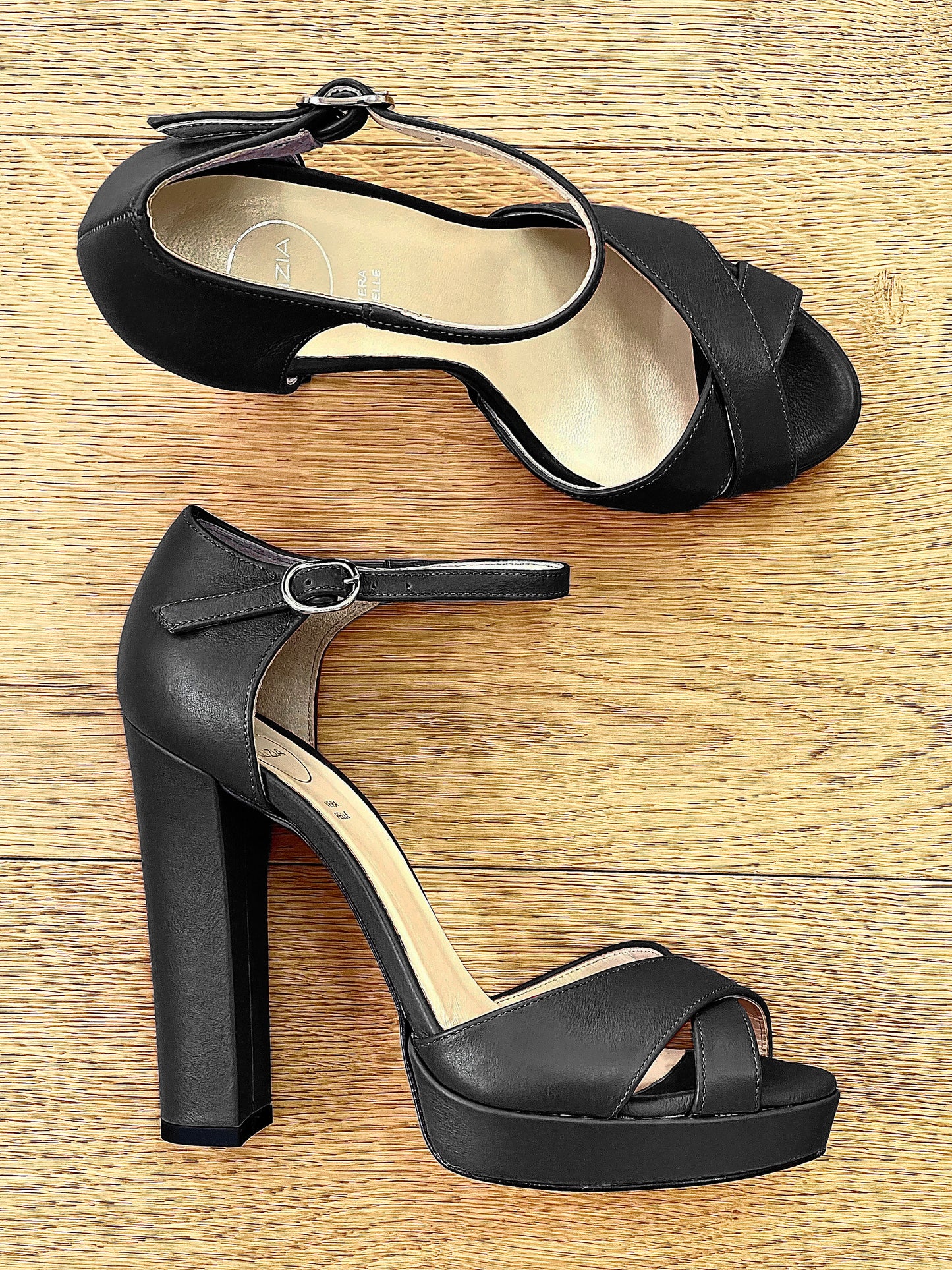 BRAIS LEATHER BLACK