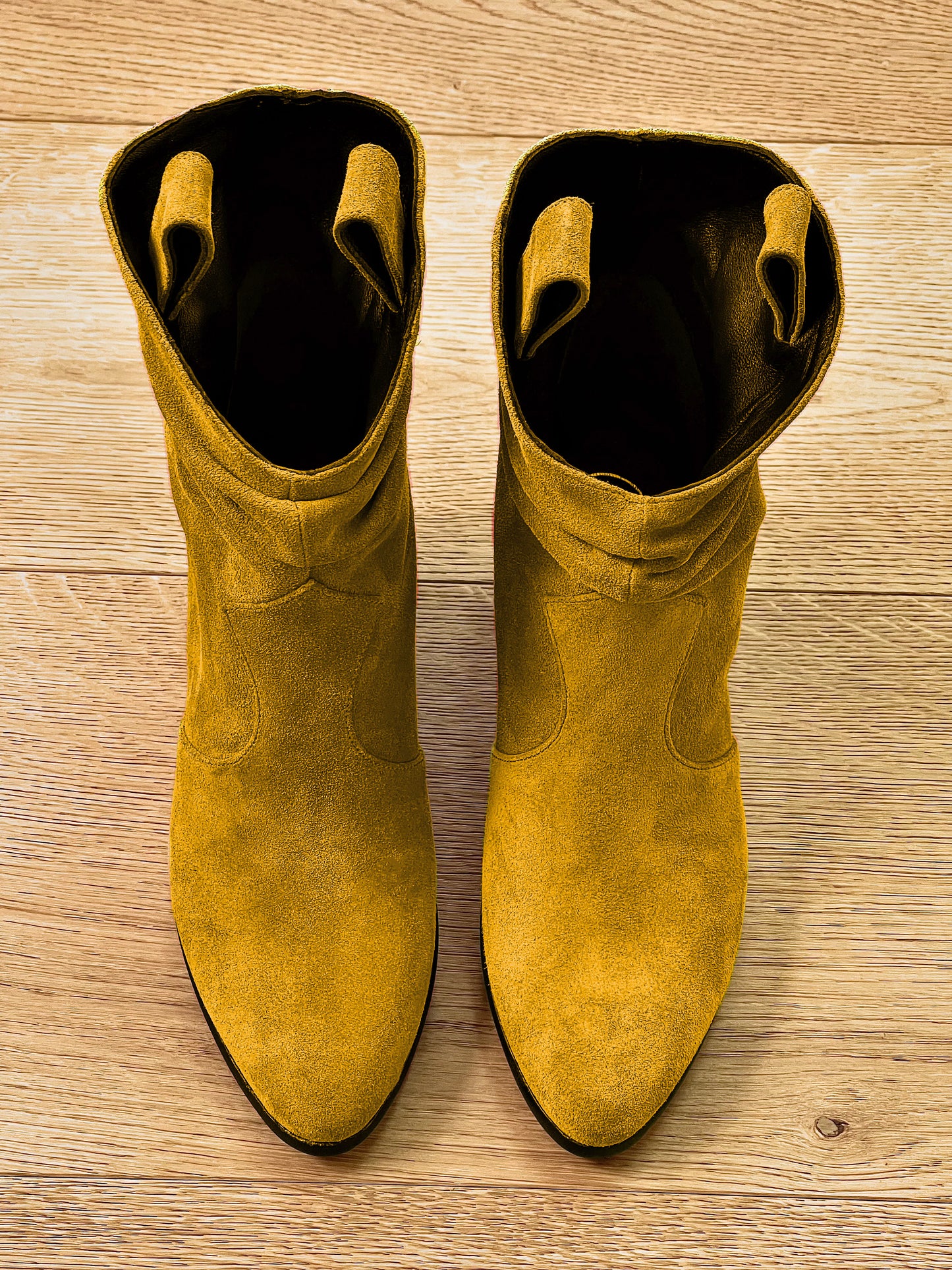 NEMO OCHRE SUEDE