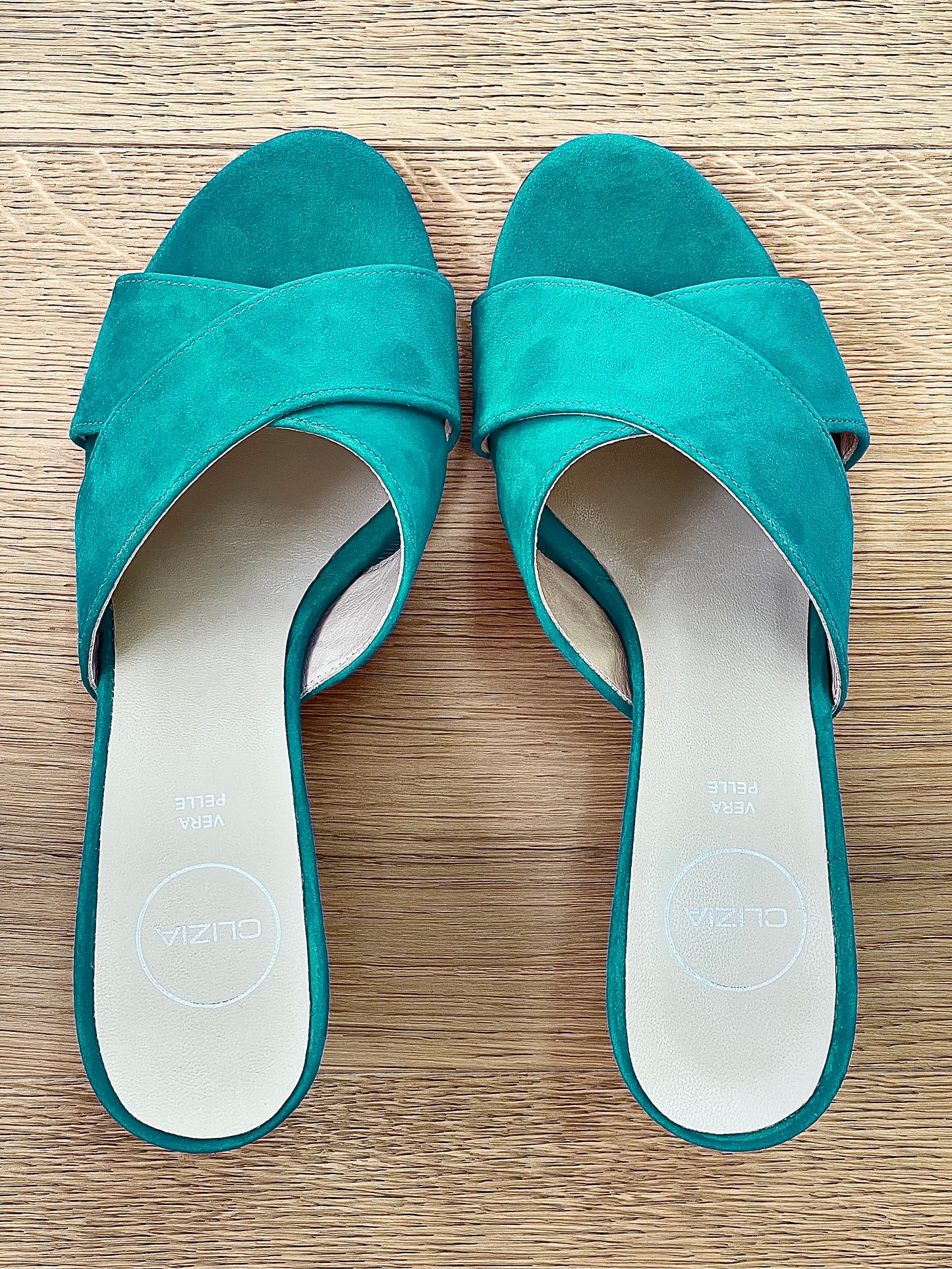TURQUOISE SUEDE ZURI