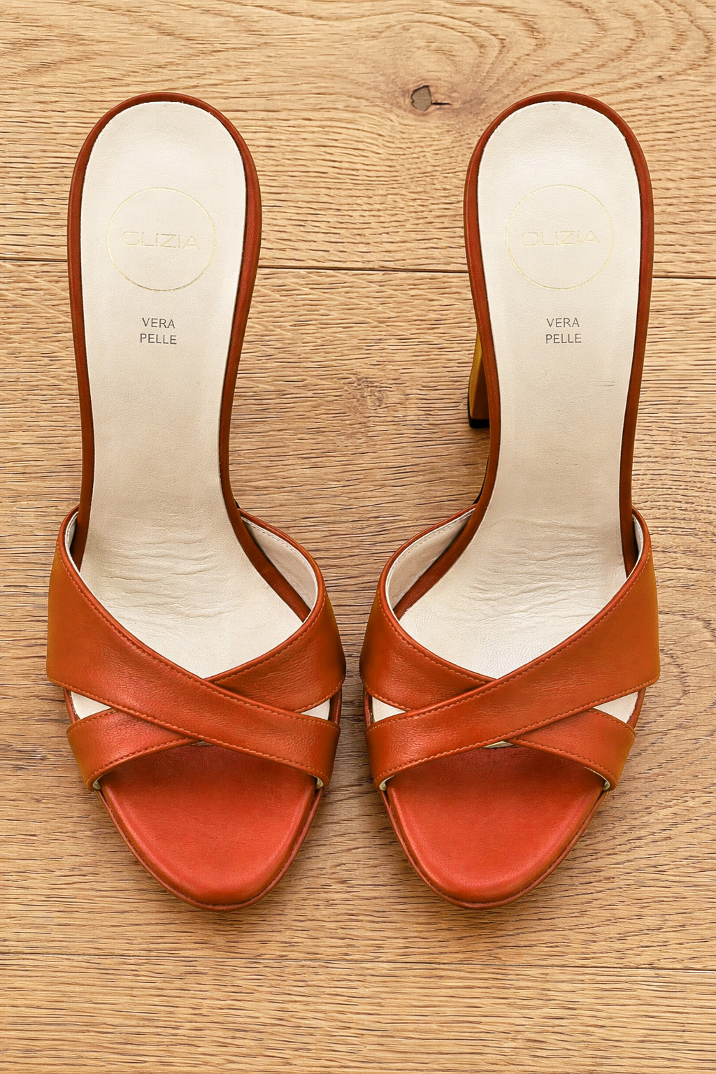 GAEL ORANGE LEATHER
