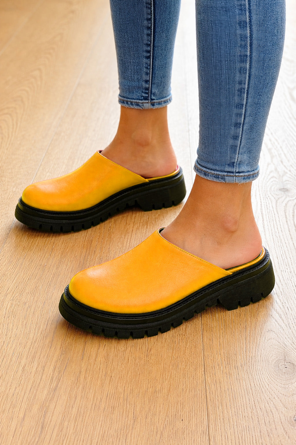 EXOTIC OCHRE LEATHER