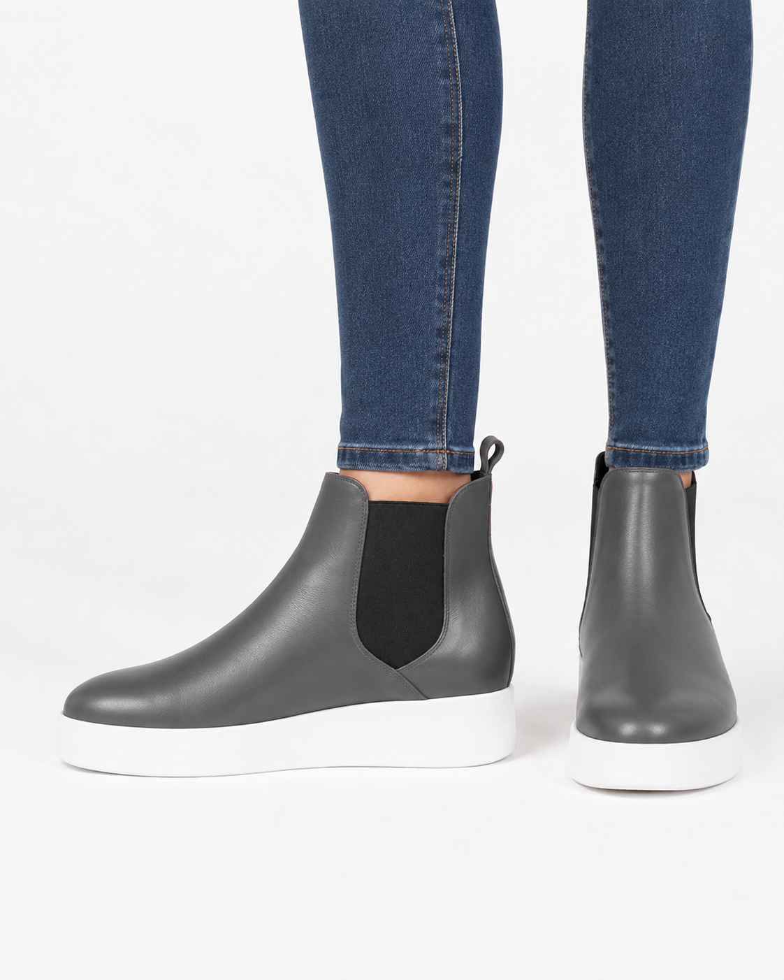 TOMMY GREY LEATHER