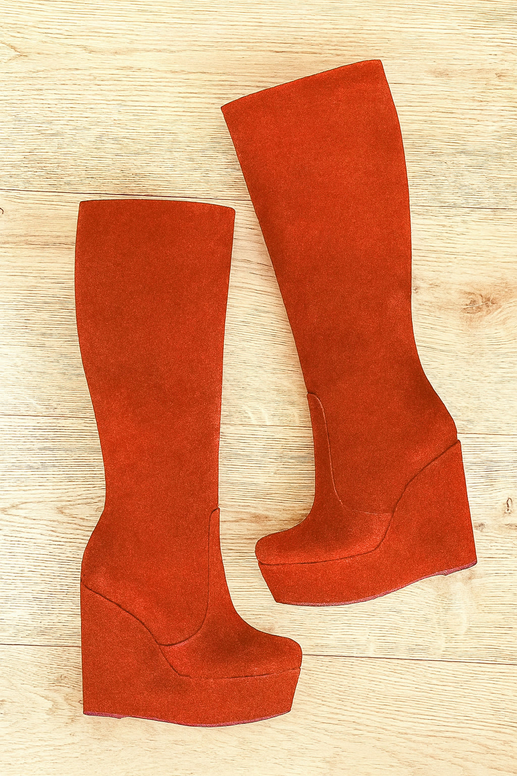ORANGE SUEDE SAM