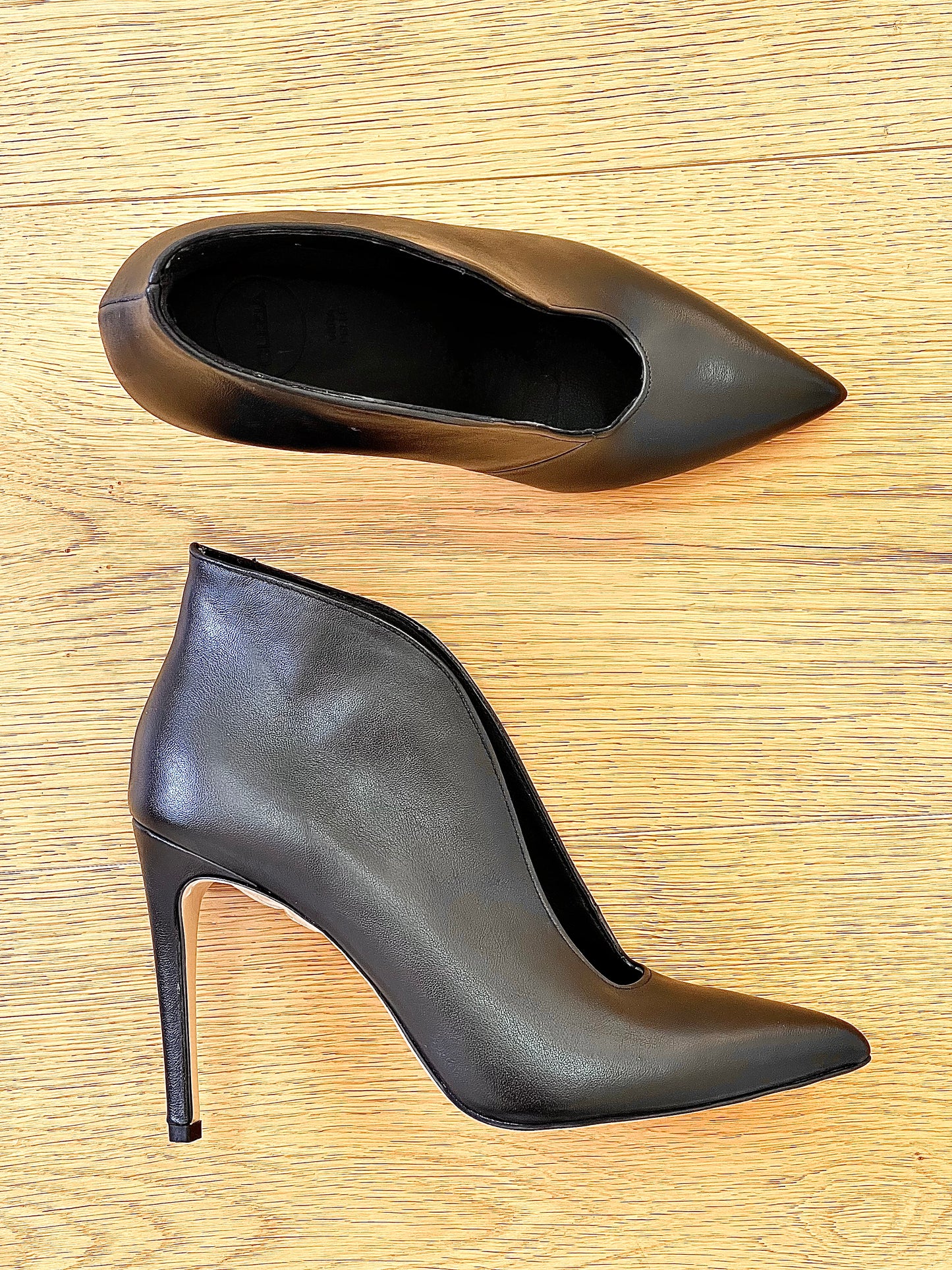 ROMAN LEATHER BLACK