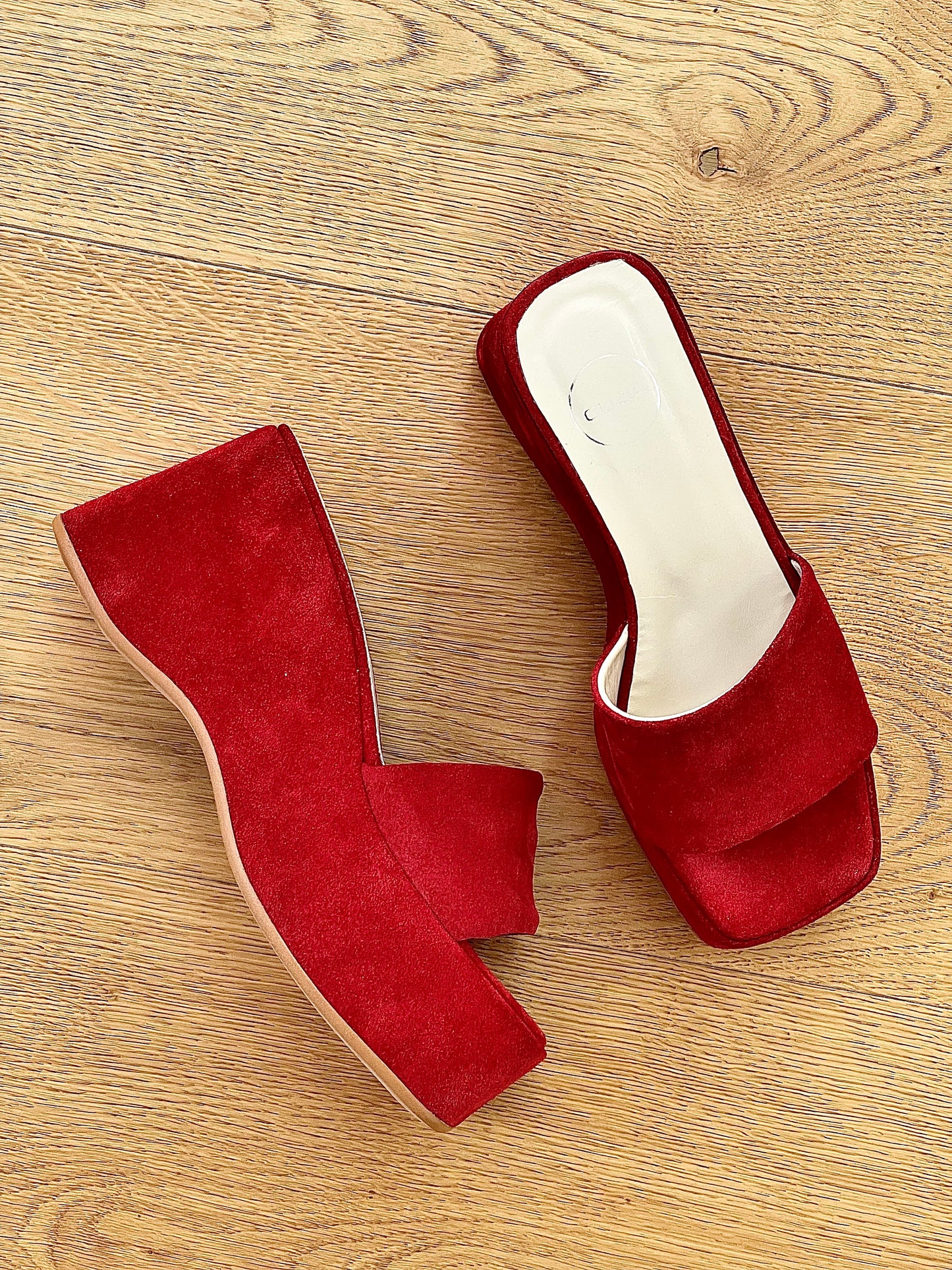 CONNIE RED SUEDE