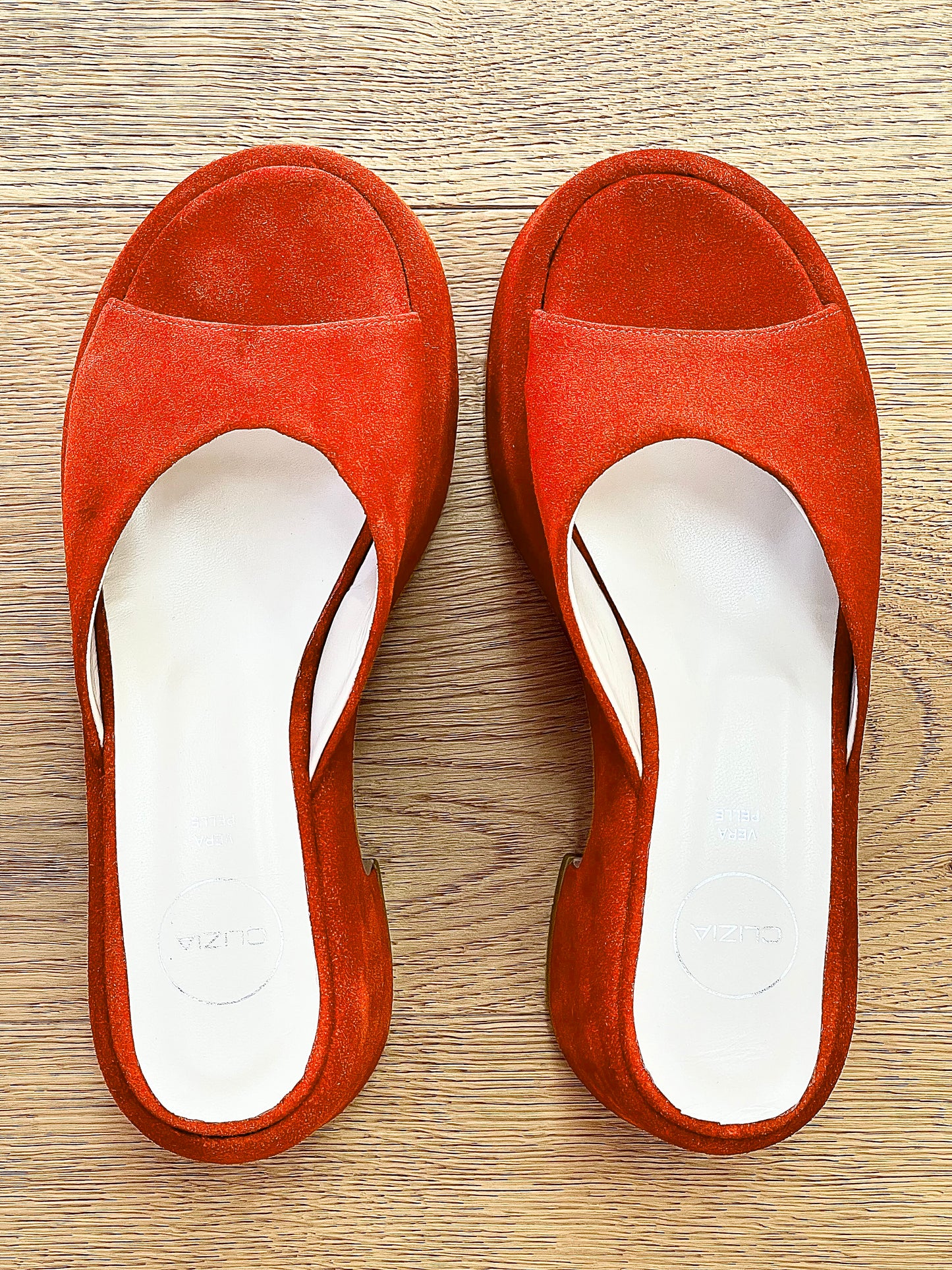 ORANGE SUEDE JACKIE