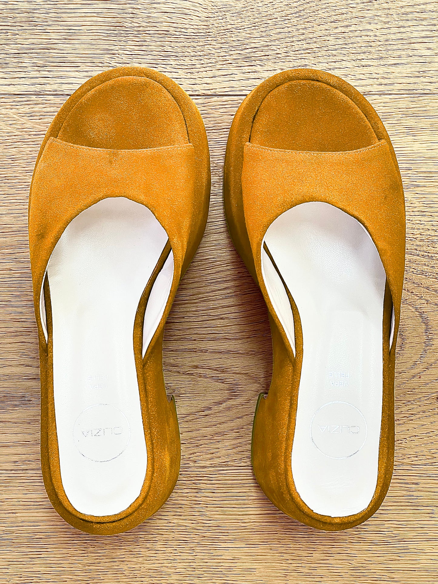 JACKIE YELLOW SUEDE