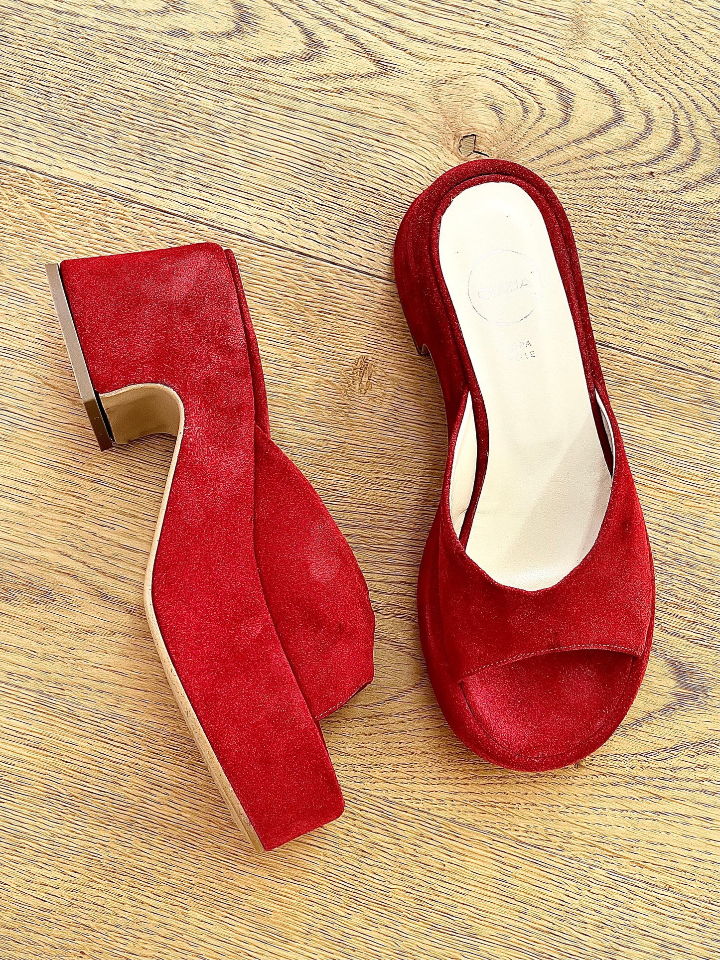 RED SUEDE JACKIE