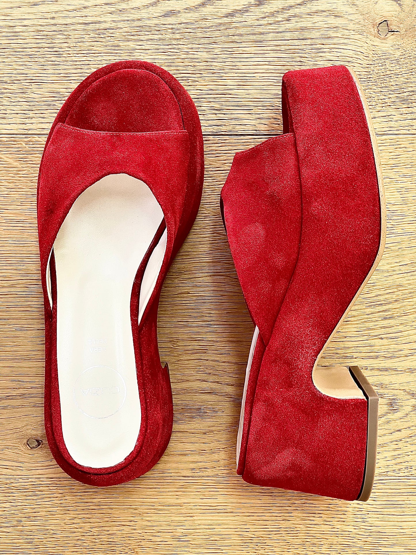 RED SUEDE JACKIE