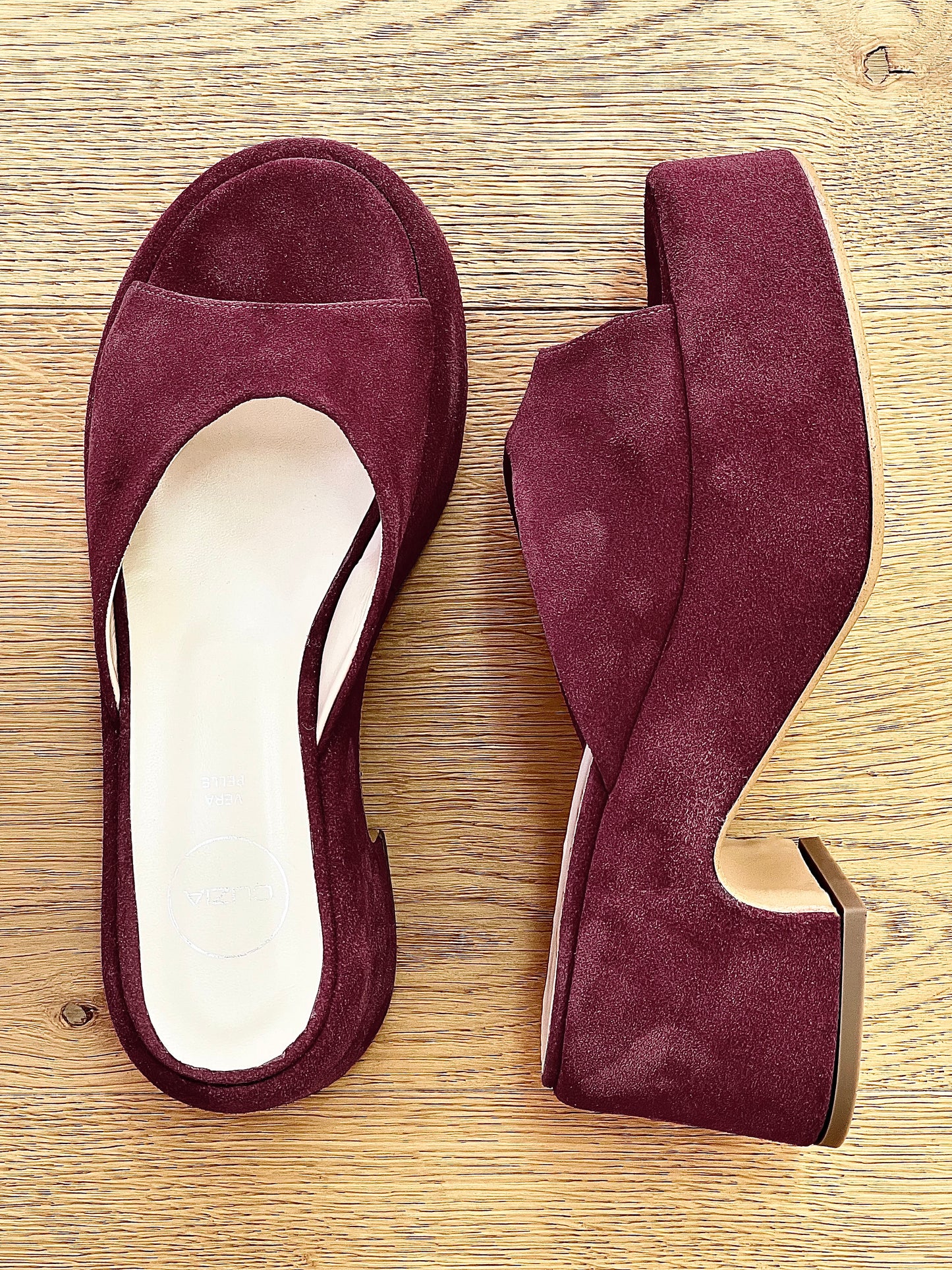 BURGUNDY SUEDE JACKIE