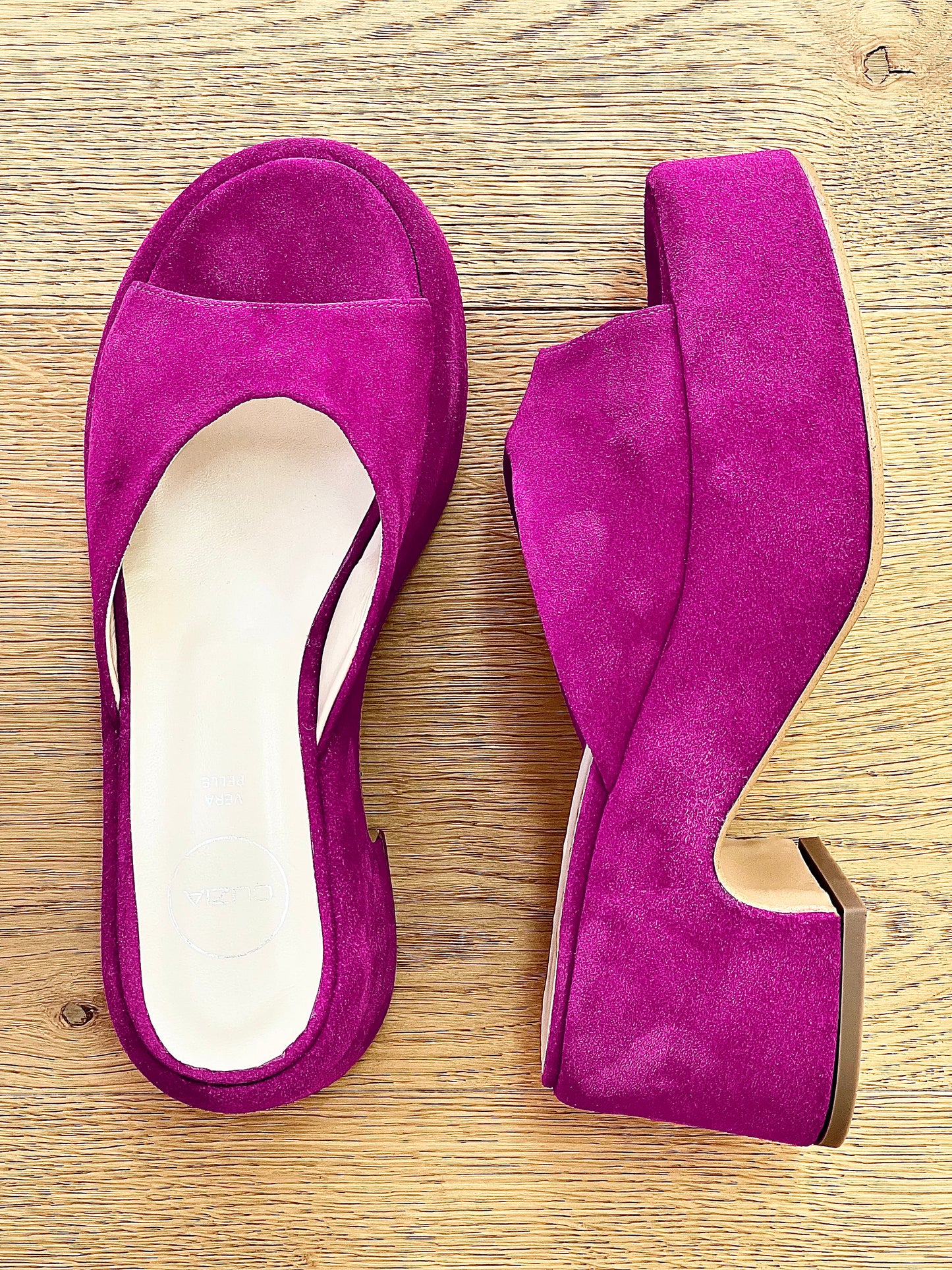 FUCHSIA SUEDE JACKIE