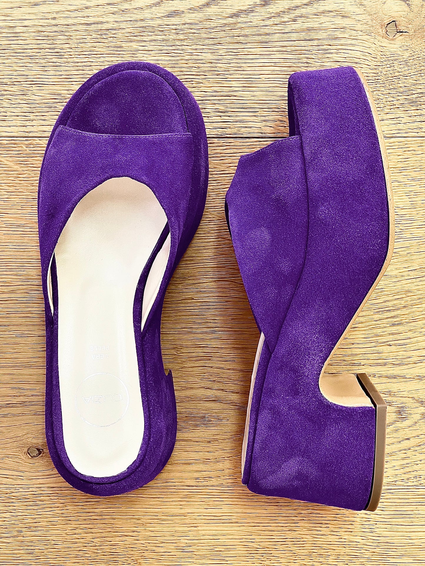 PURPLE SUEDE JACKIE