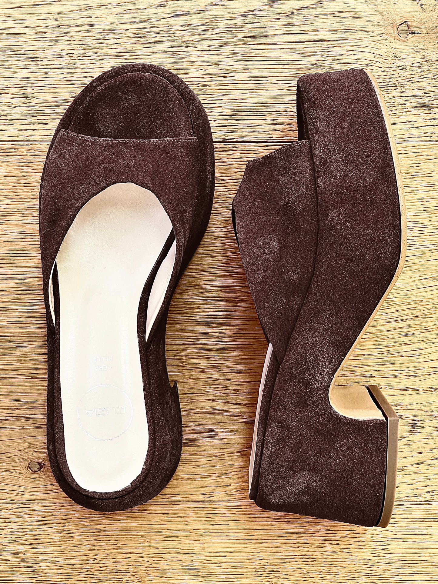 BROWN SUEDE JACKIE